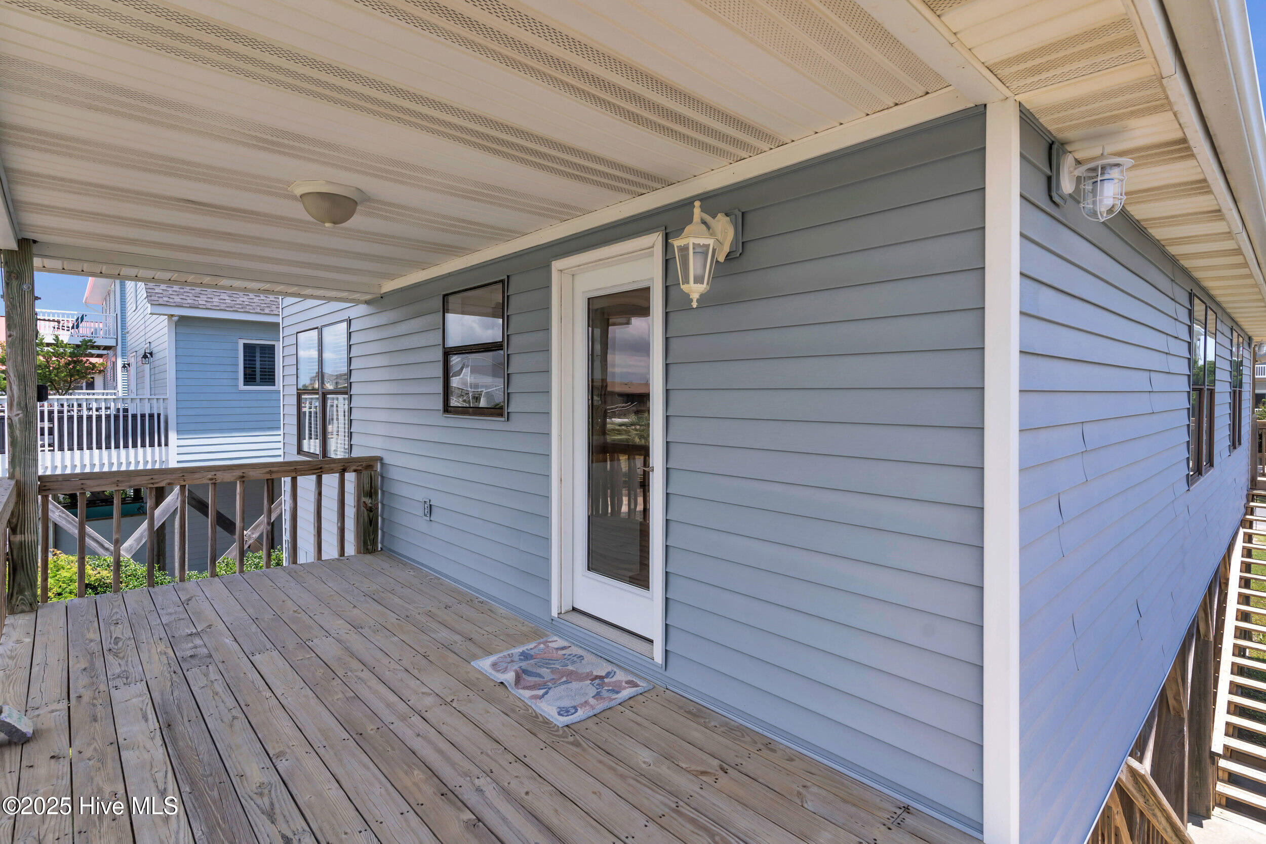 100521626 | Photo 11