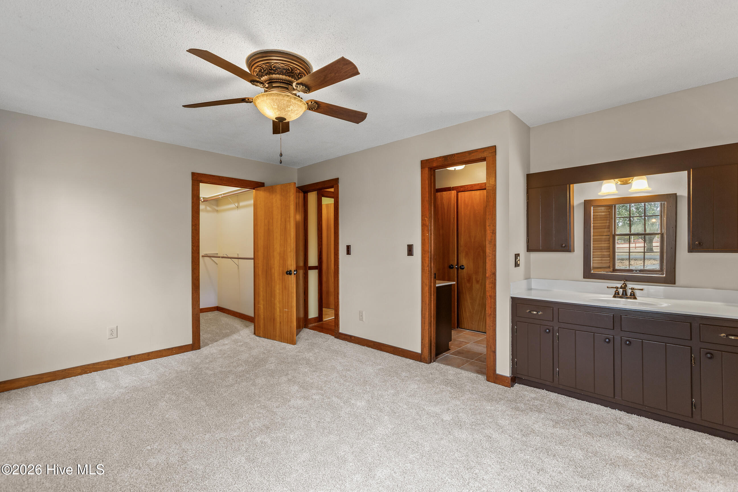 100556020 | Photo 25