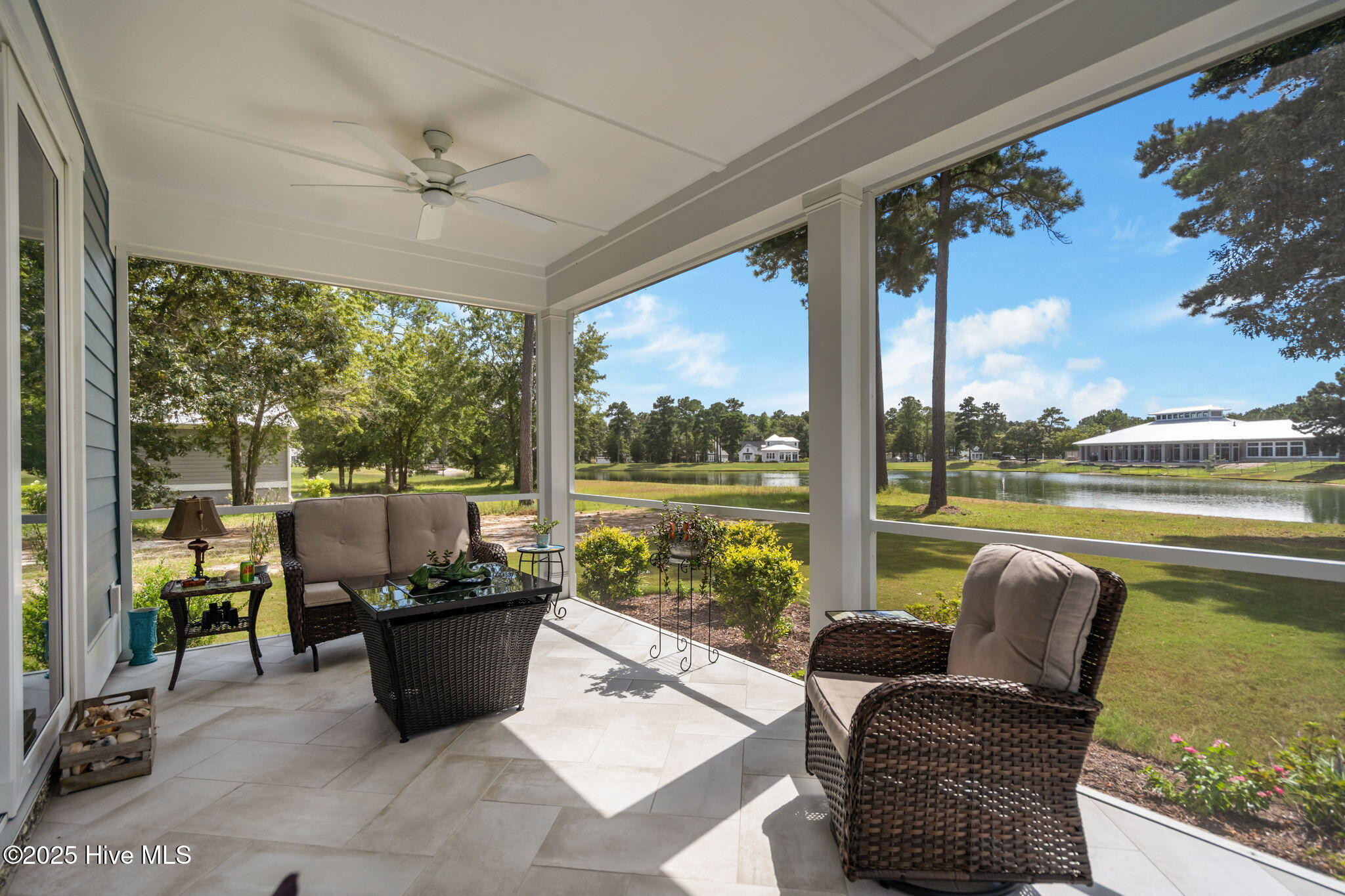 100526969 | Photo 48