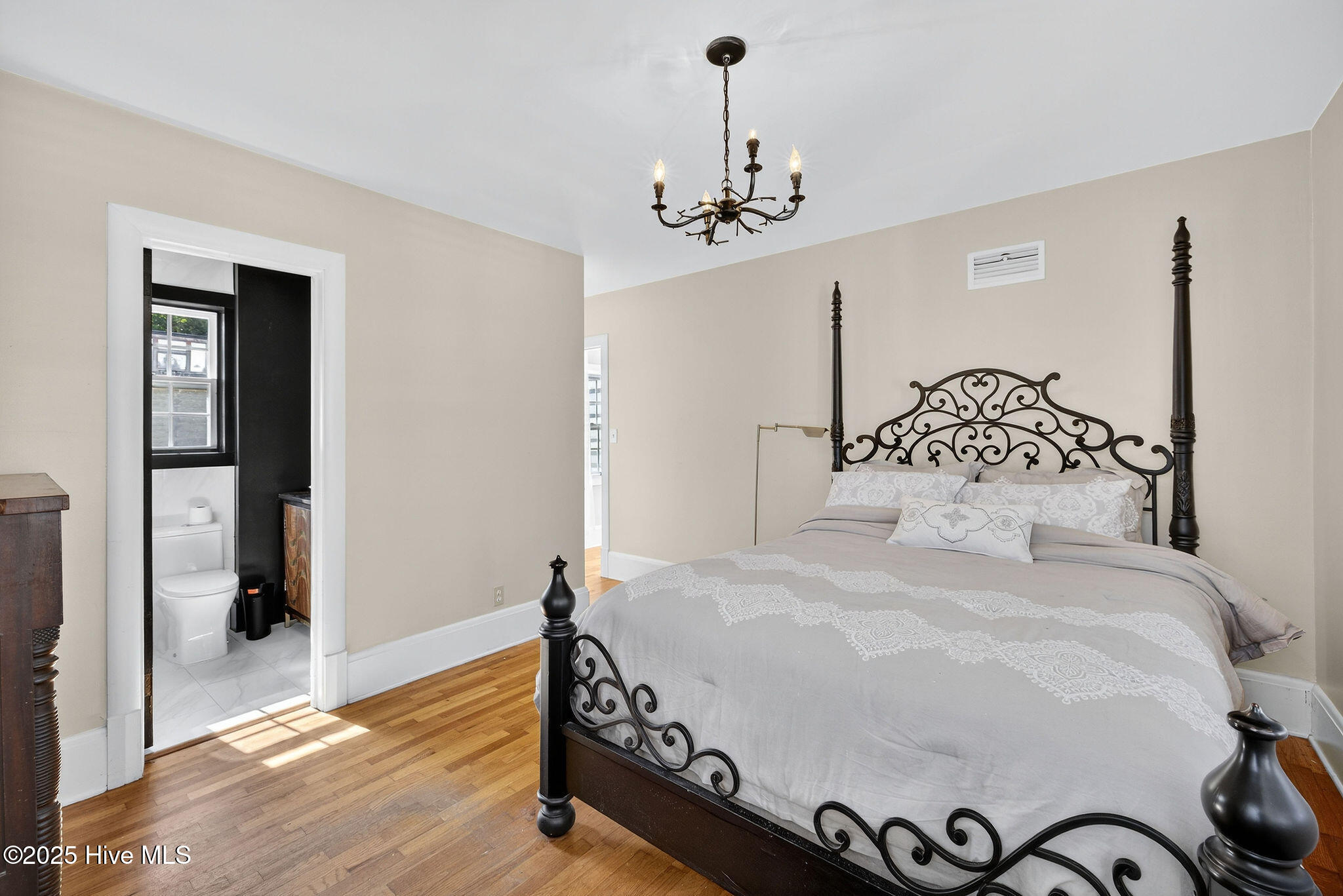 100539754 | Photo 21