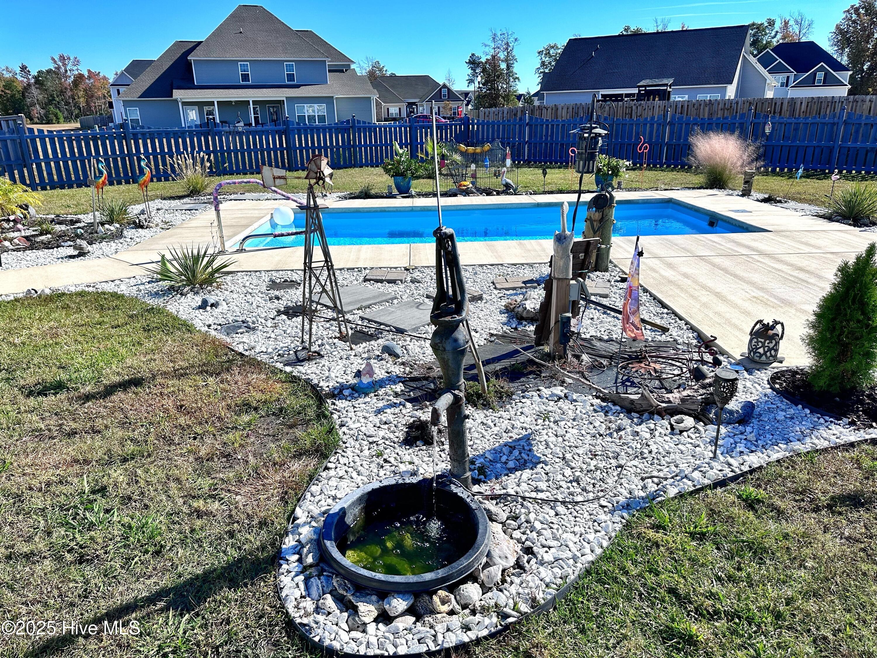 100540901 | Photo 74