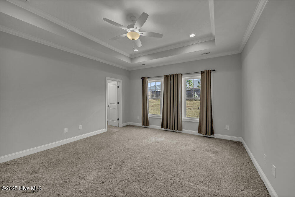 100542116 | Photo 13