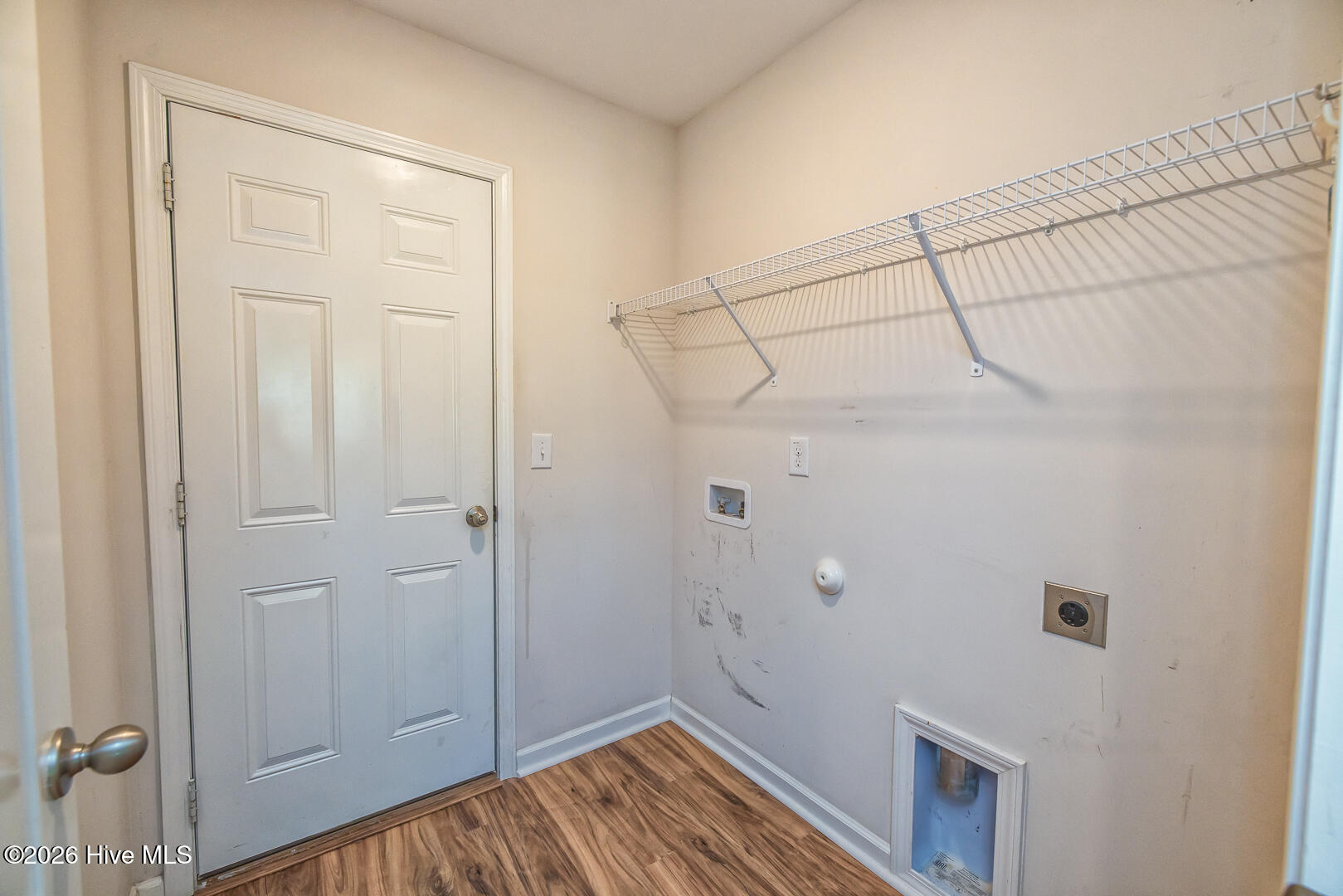 100558342 | Photo 17