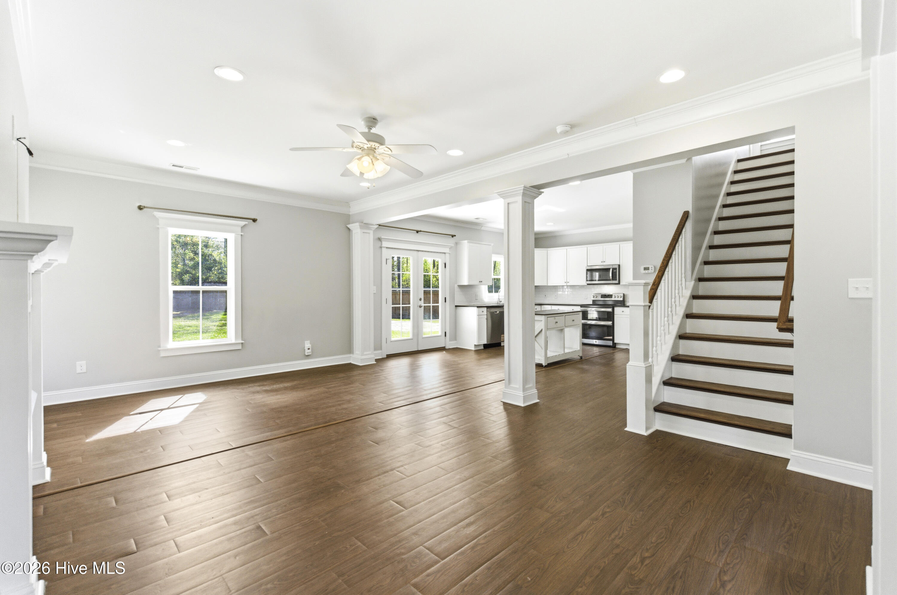 100566364 | Photo 17