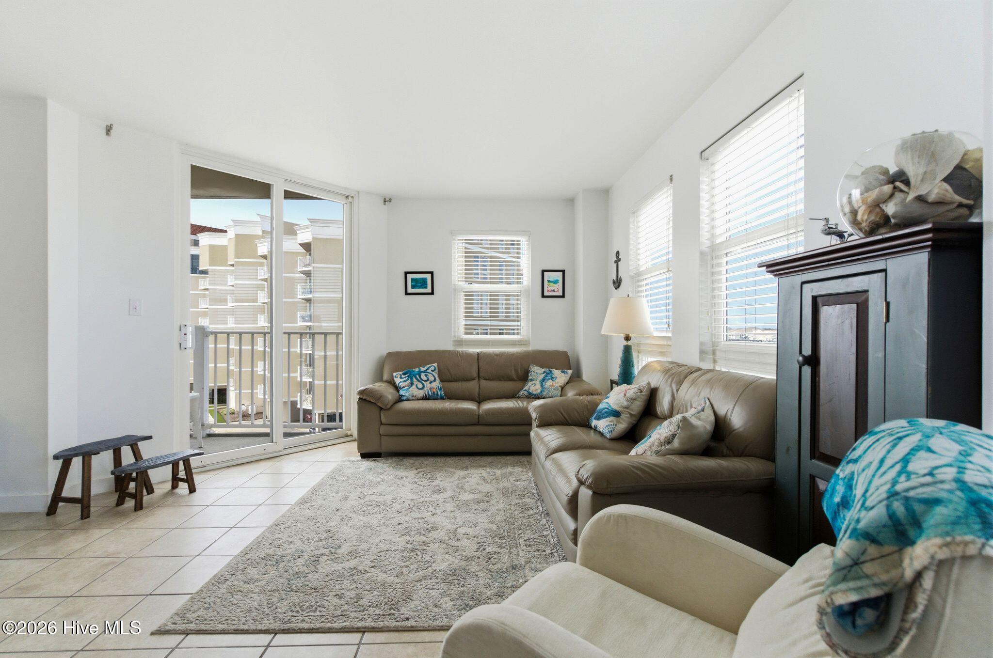 100564198 | Photo 18