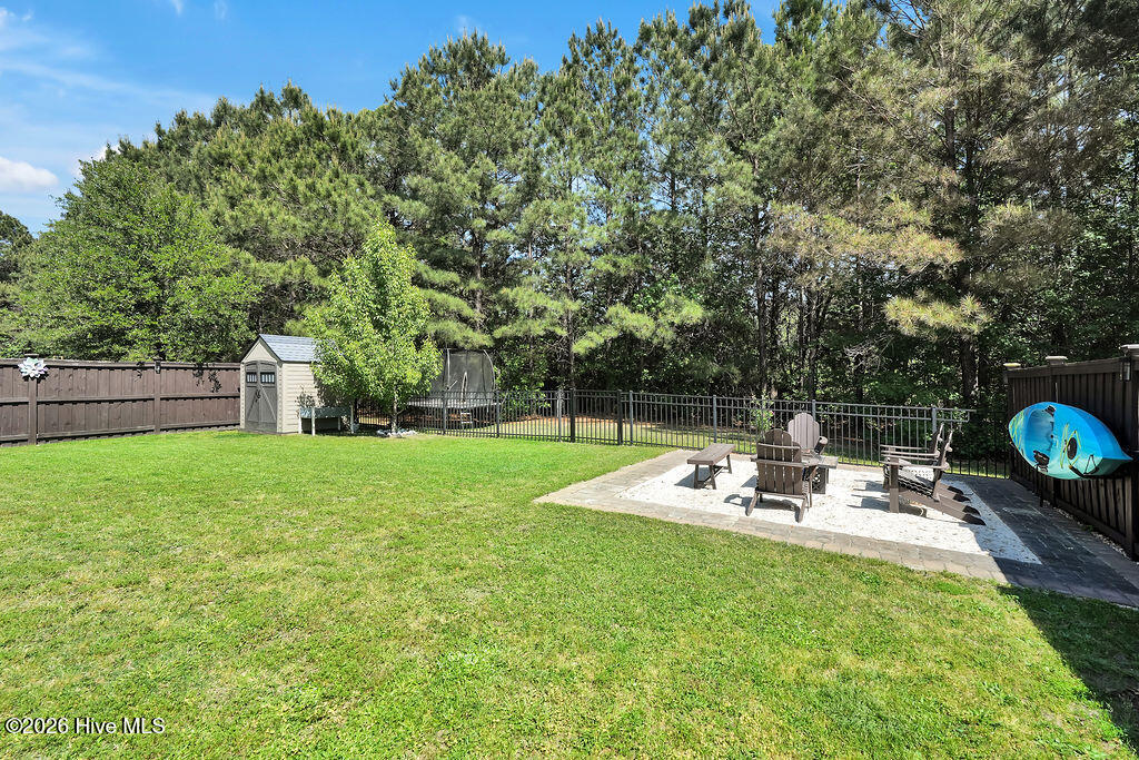 100565738 | Photo 38