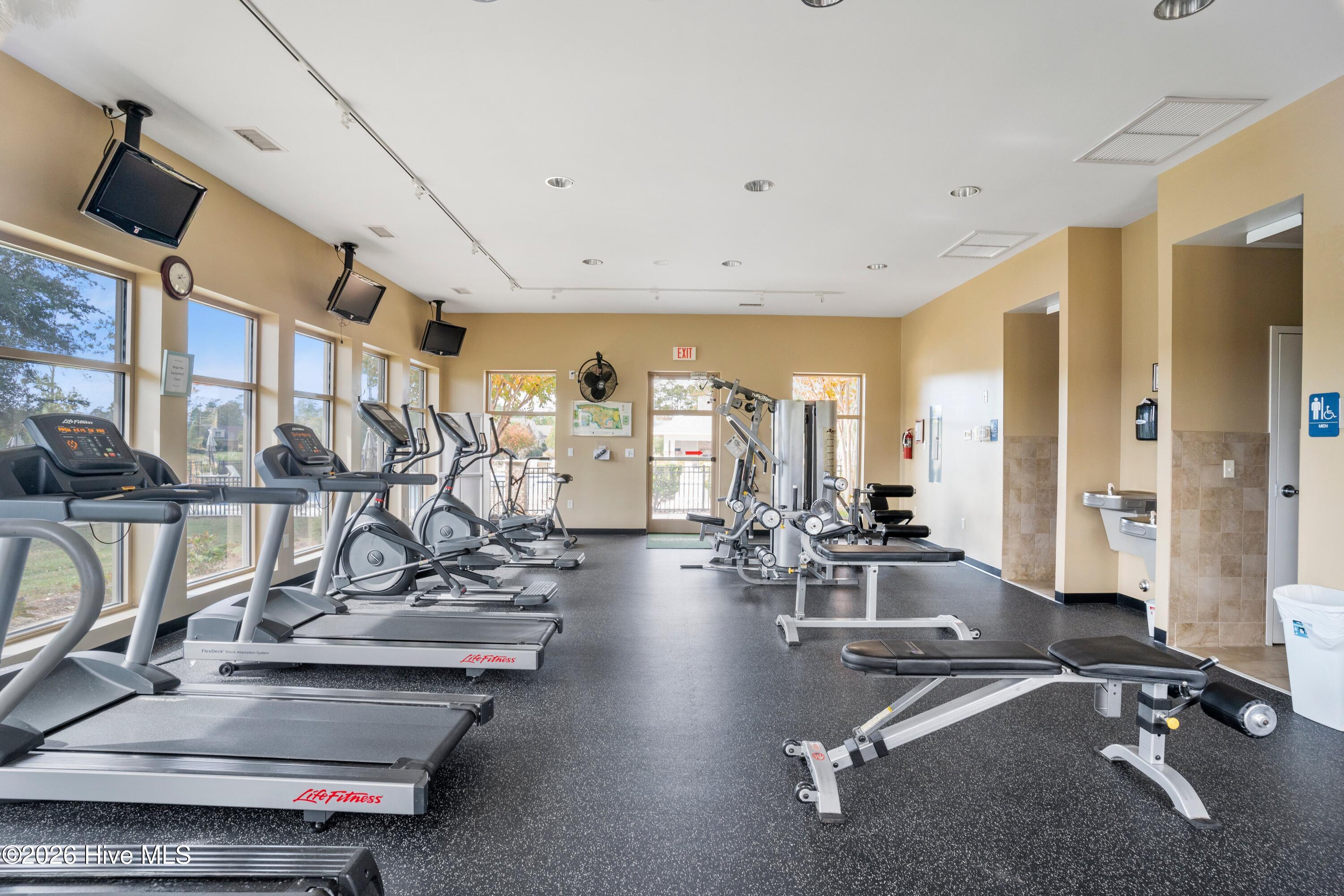 100548705 | Photo 70