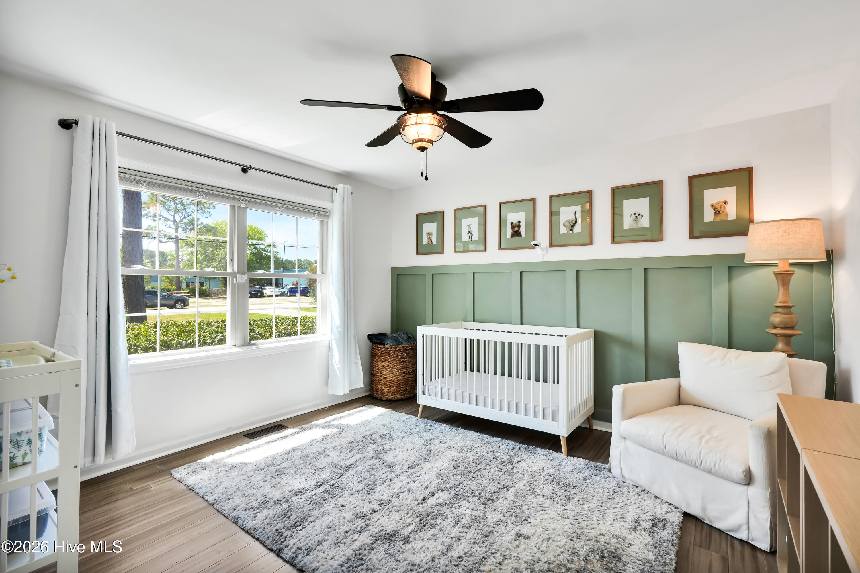 100567428 | Photo 15