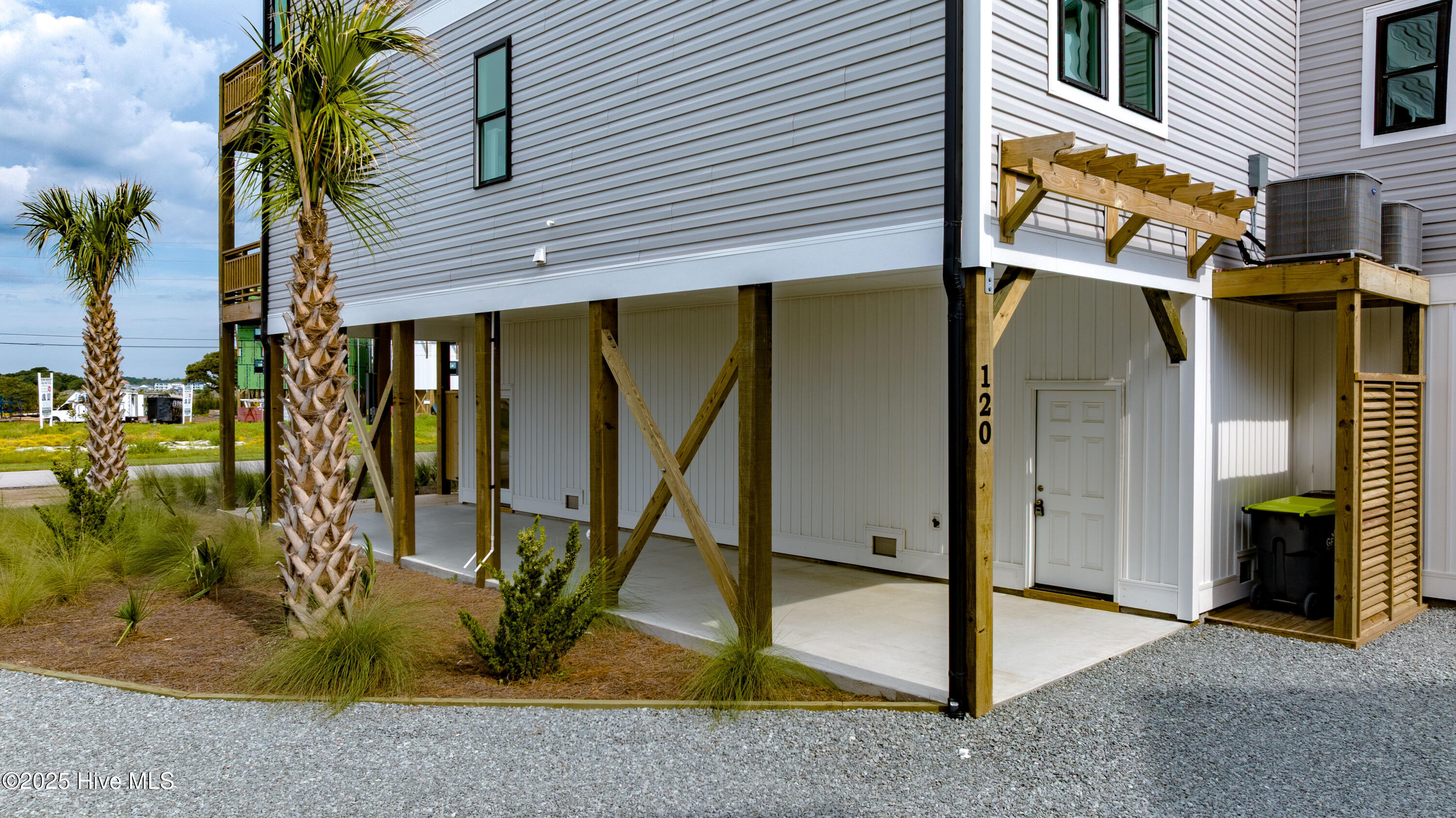 100474523 | Photo 68