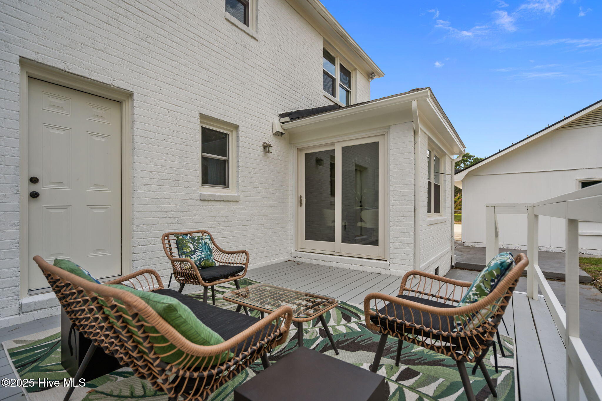 100527627 | Photo 65