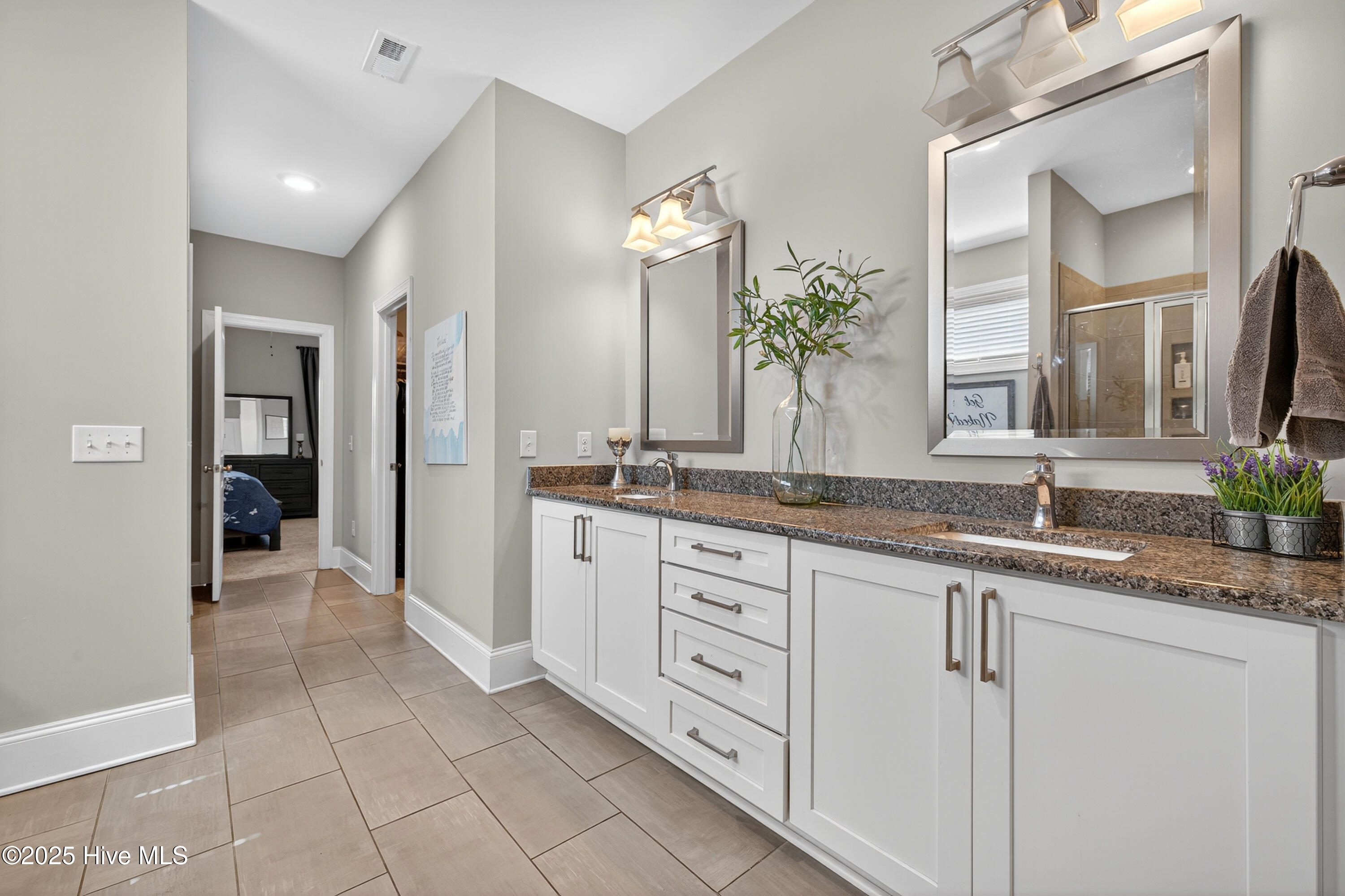 100531655 | Photo 19