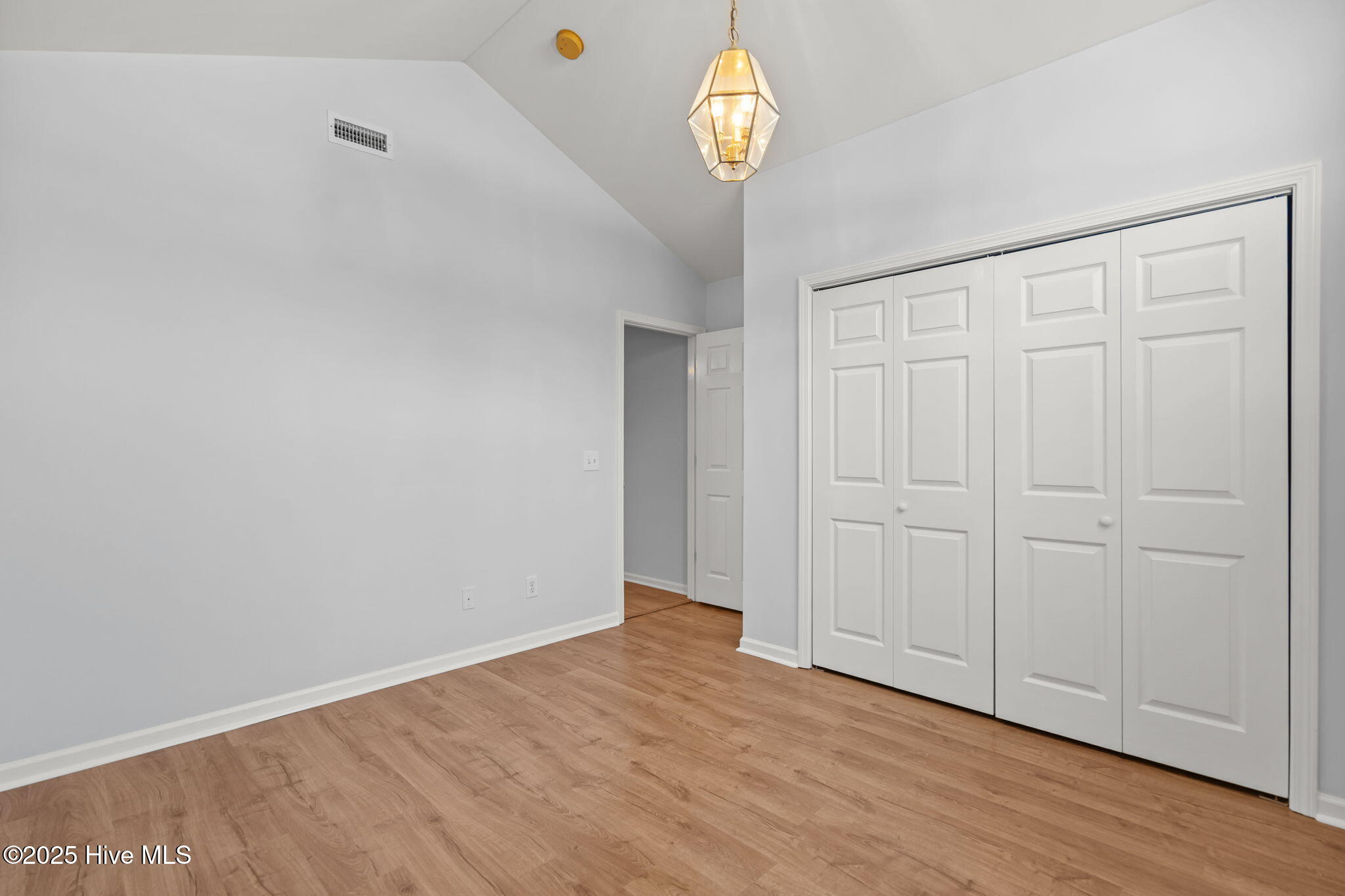 100529967 | Photo 30