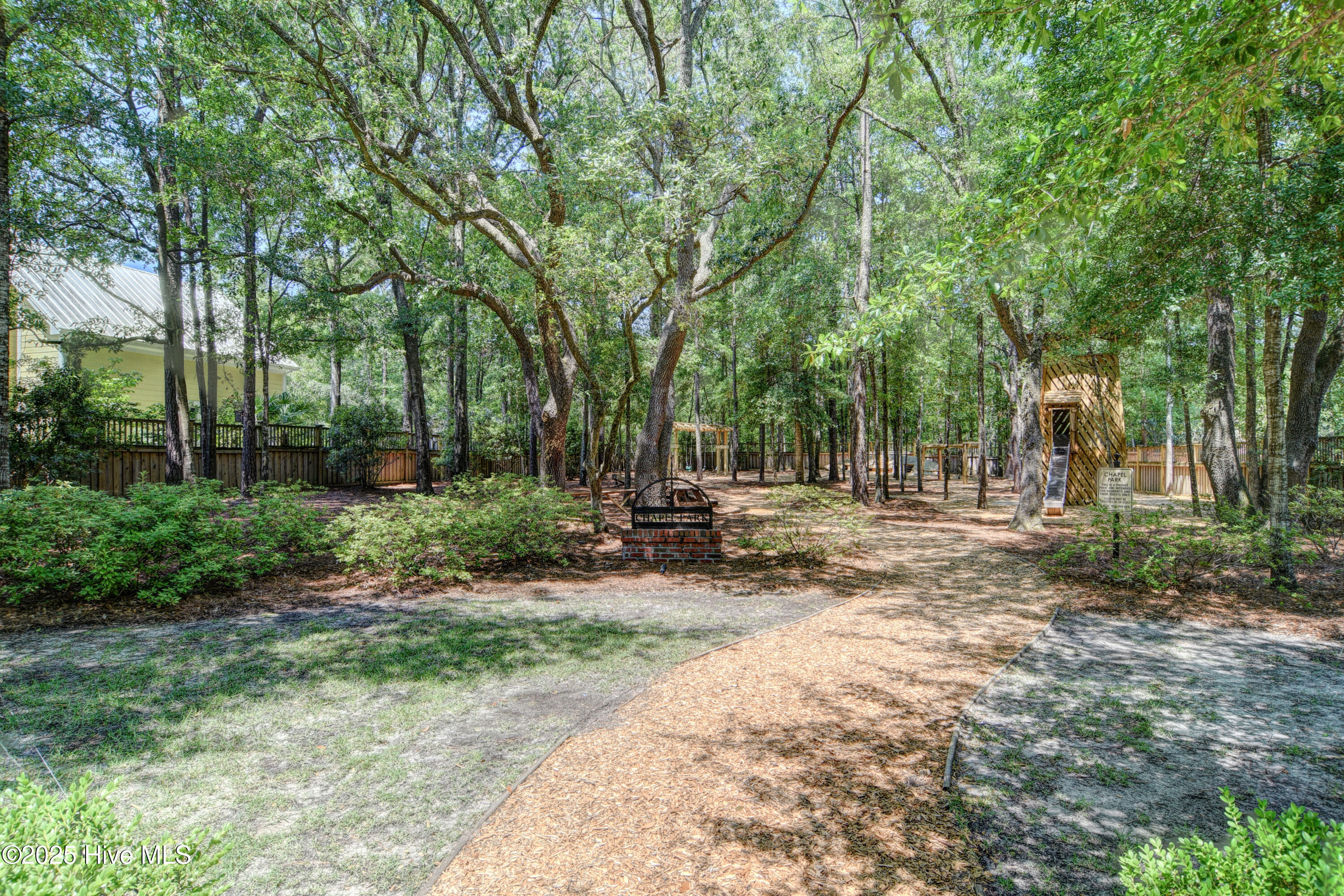 100505829 | Photo 38