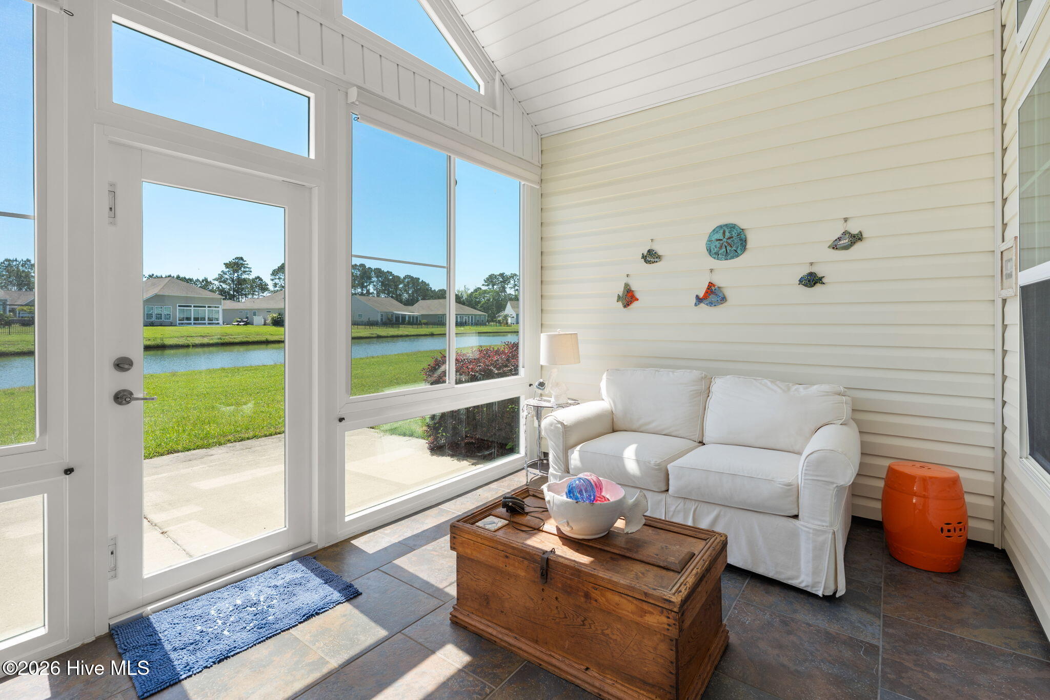 100569194 | Photo 29