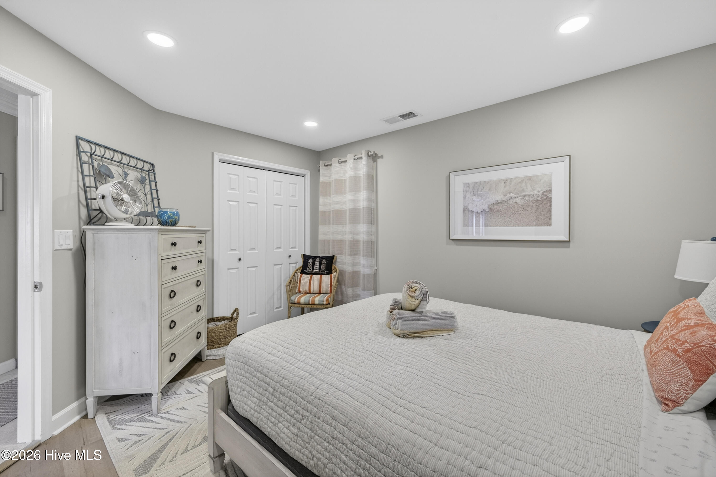 100549850 | Photo 23