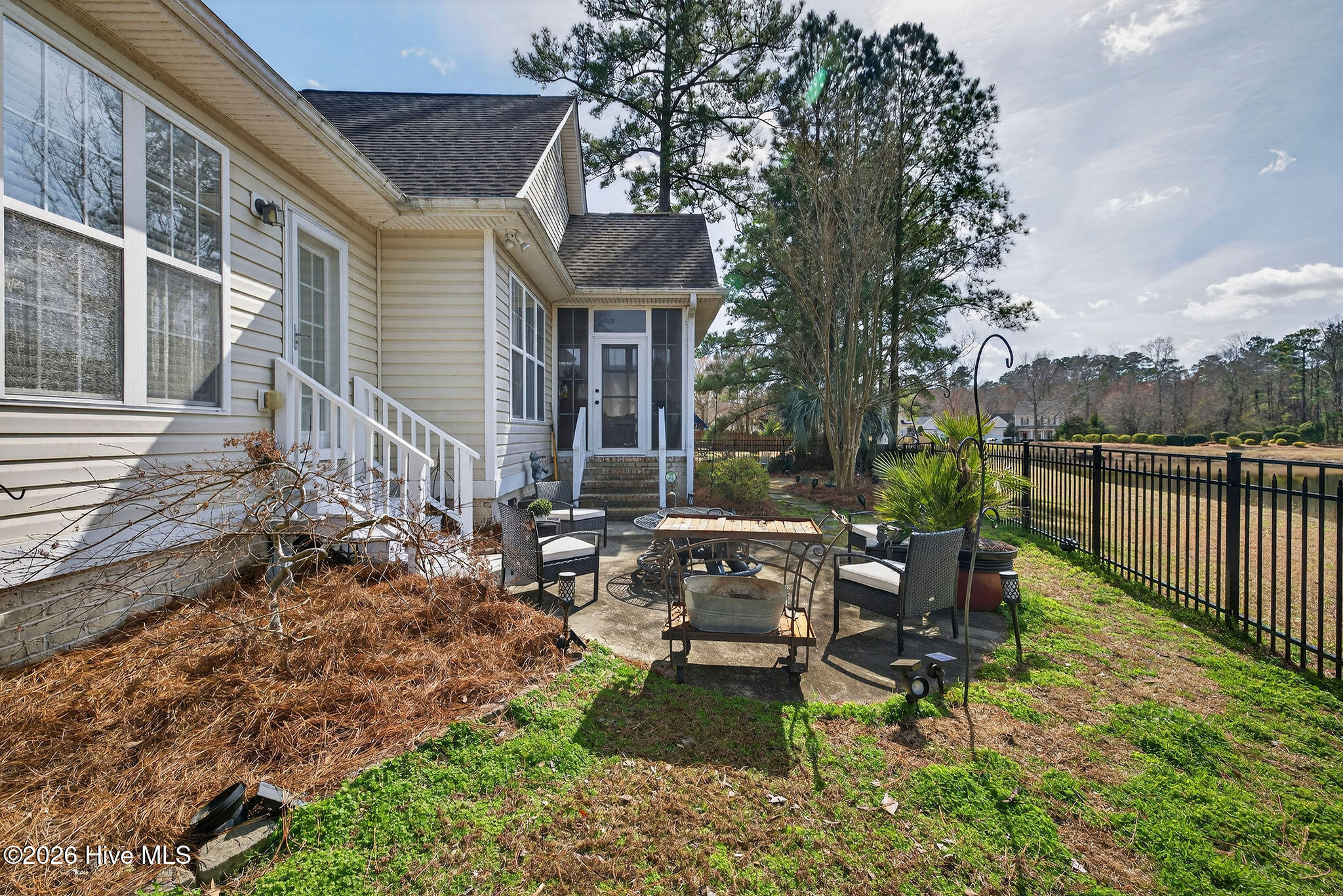 100558563 | Photo 12