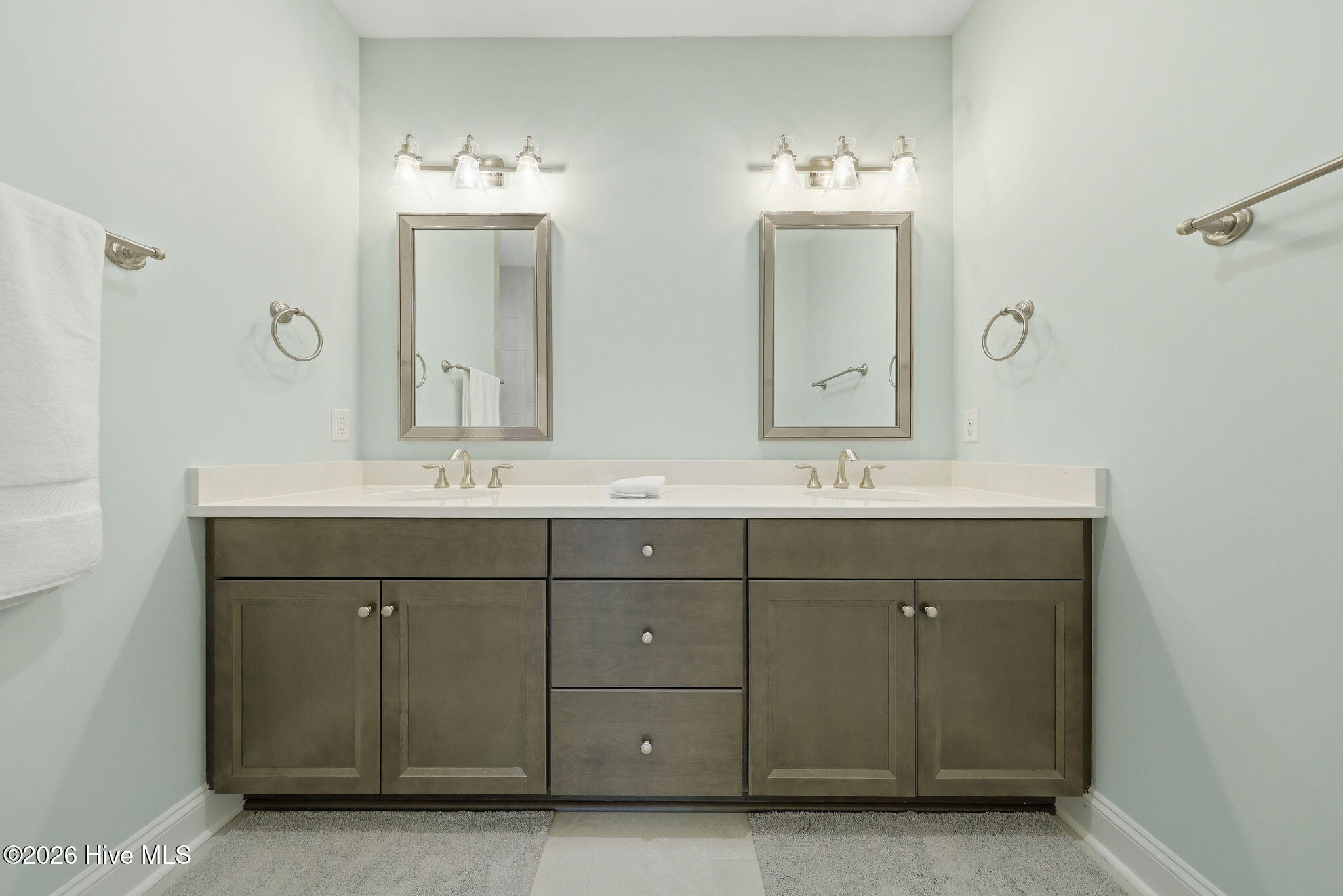 100564849 | Photo 34