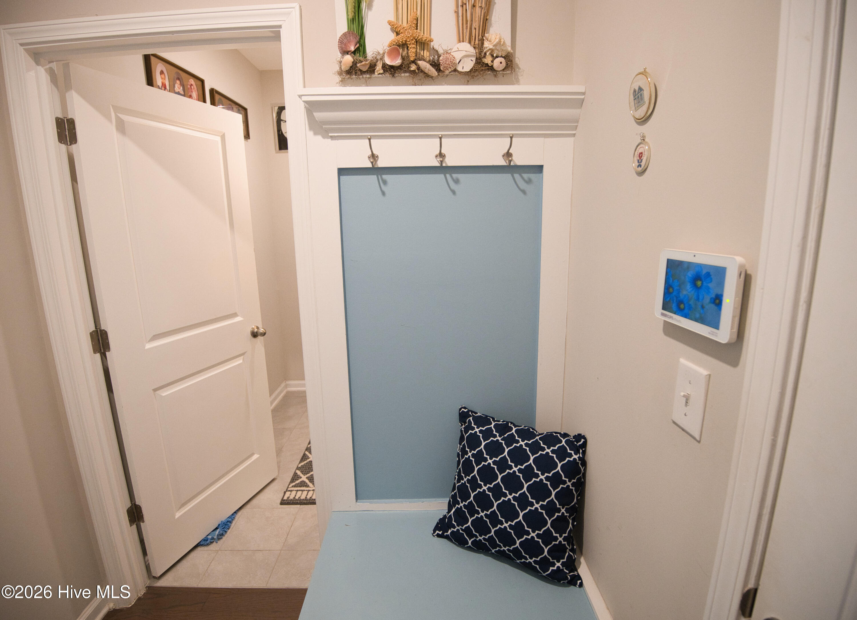 100560358 | Photo 42