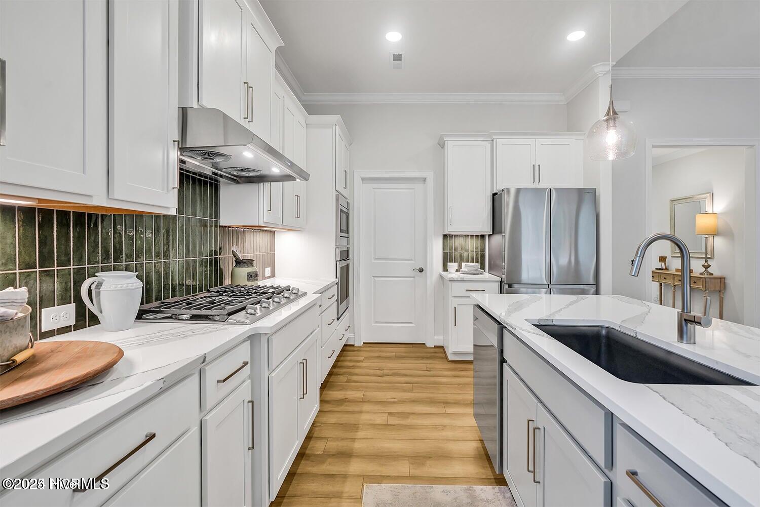 100536934 | Photo 18