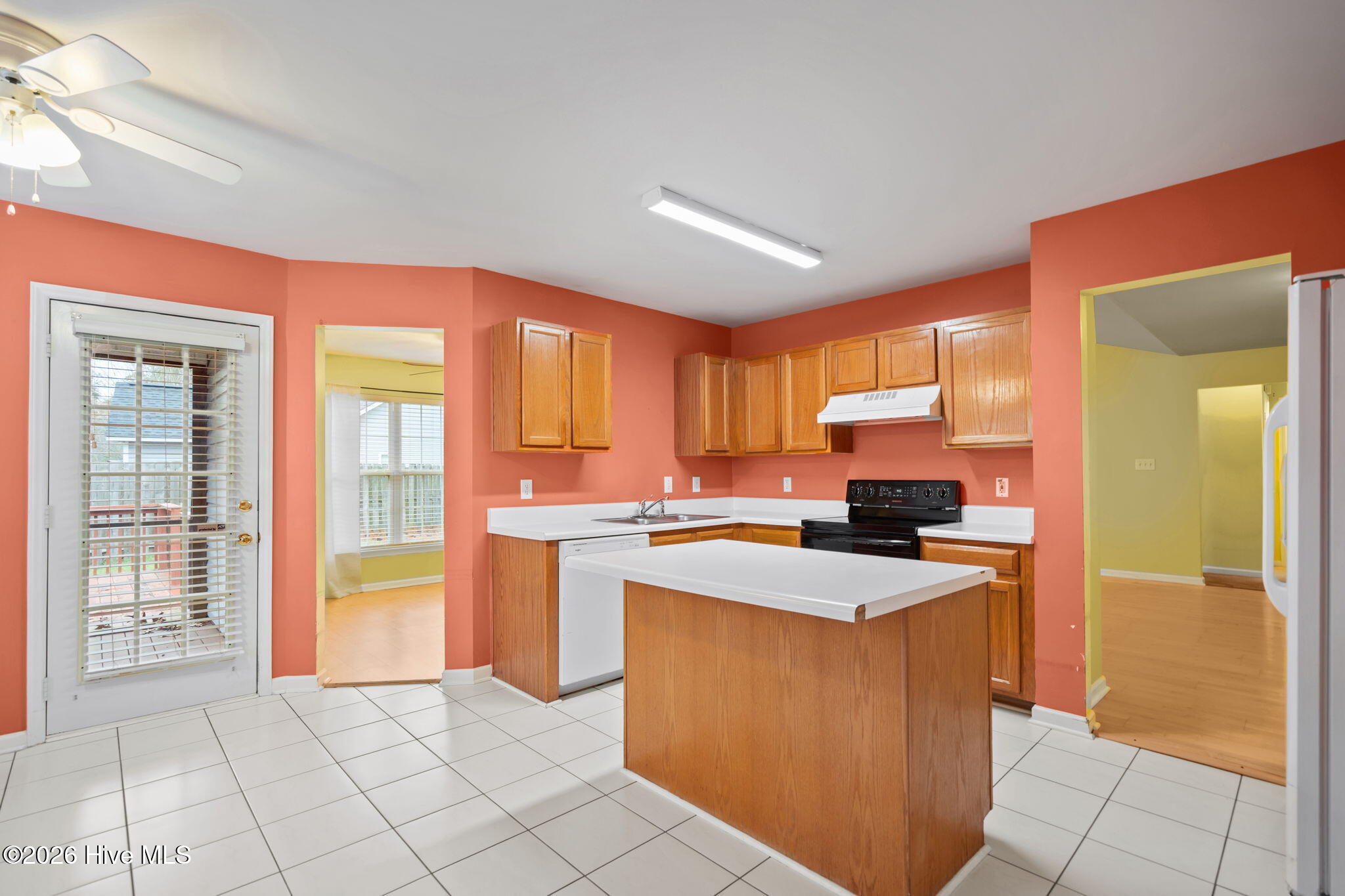 100560149 | Photo 17