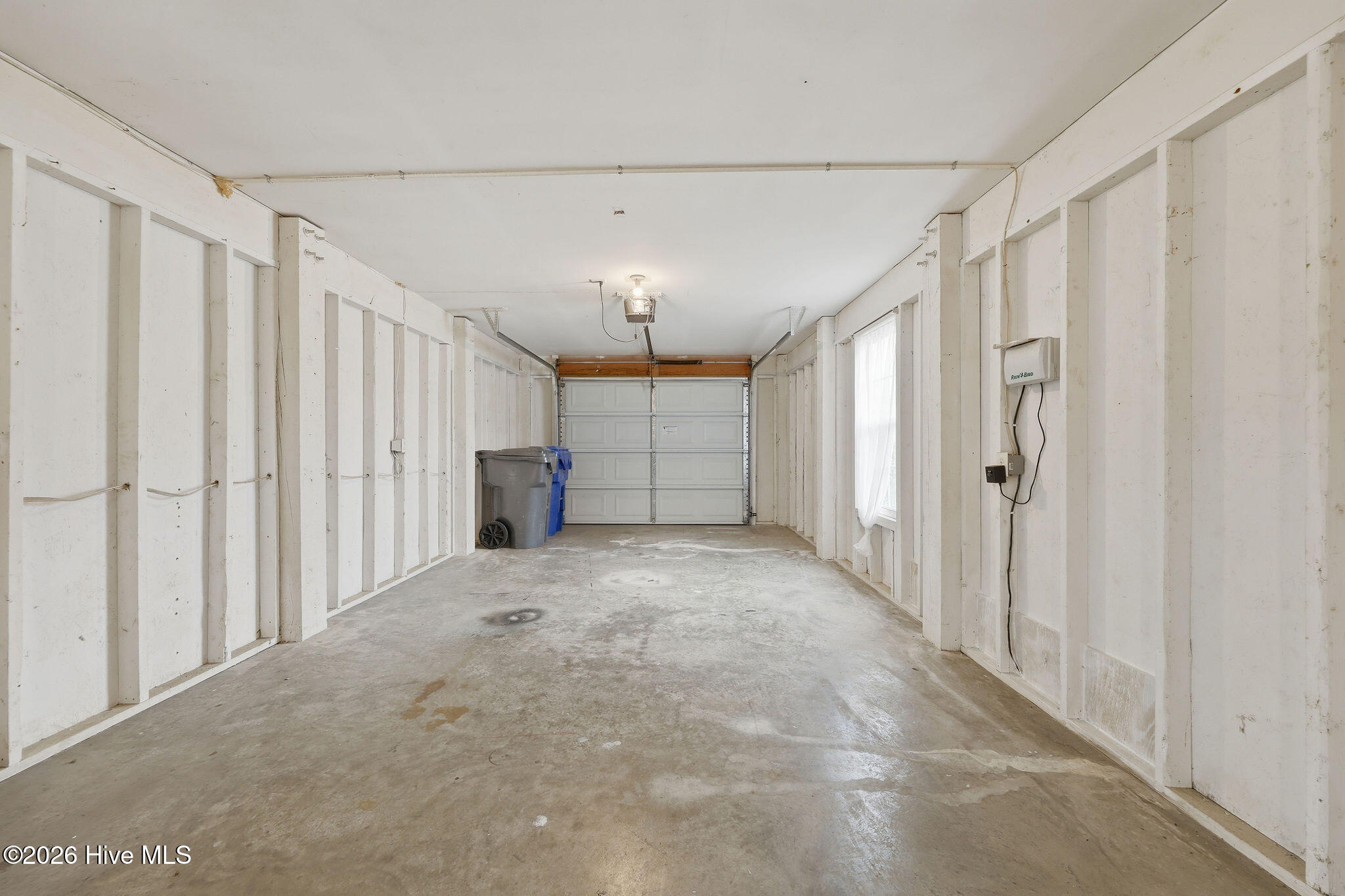 100562834 | Photo 12