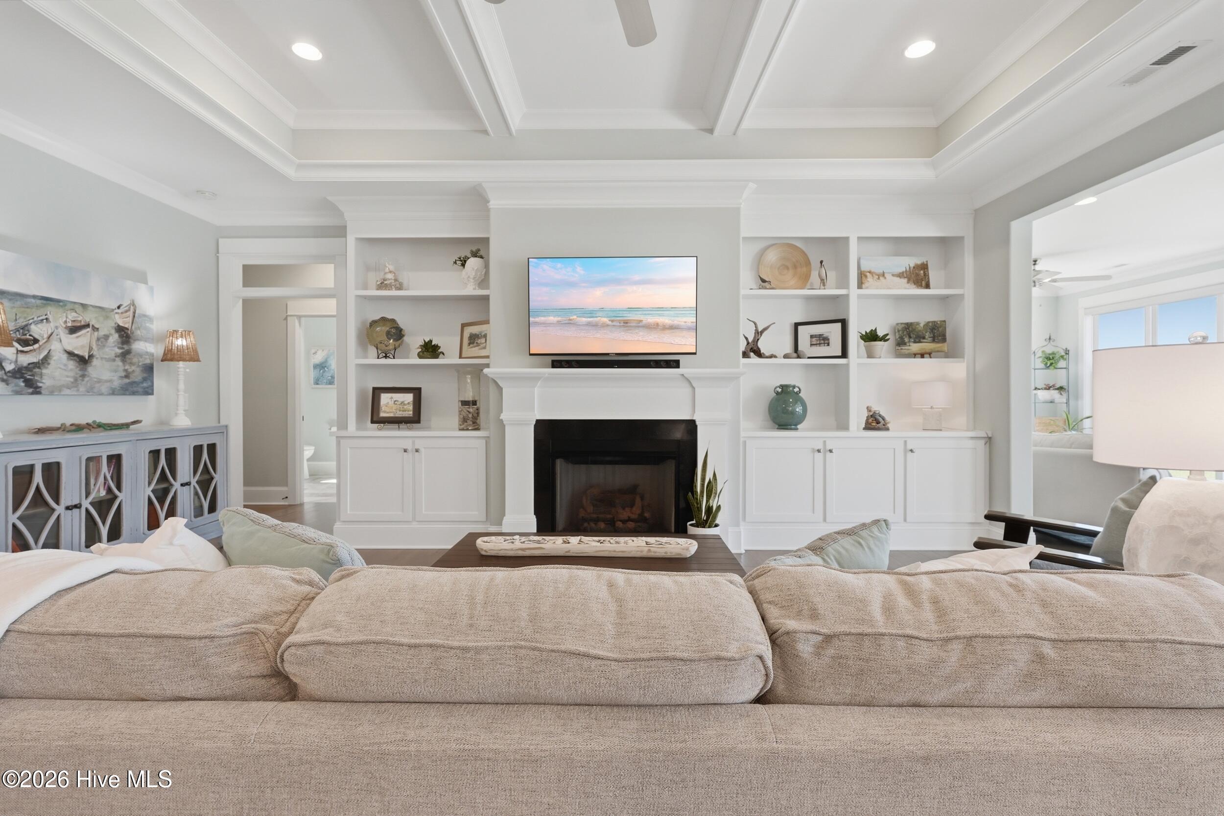 100567823 | Photo 19