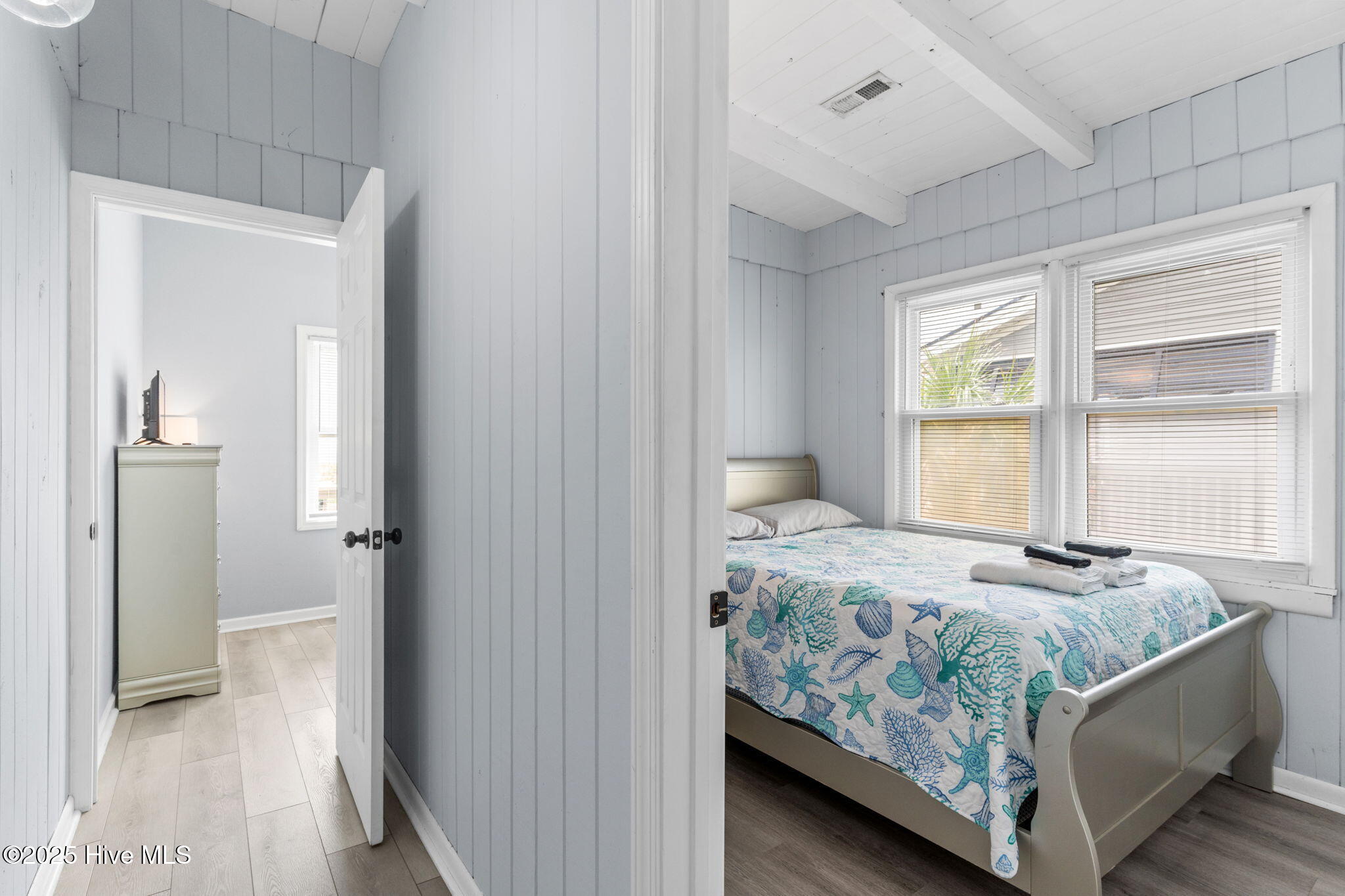 100526809 | Photo 29