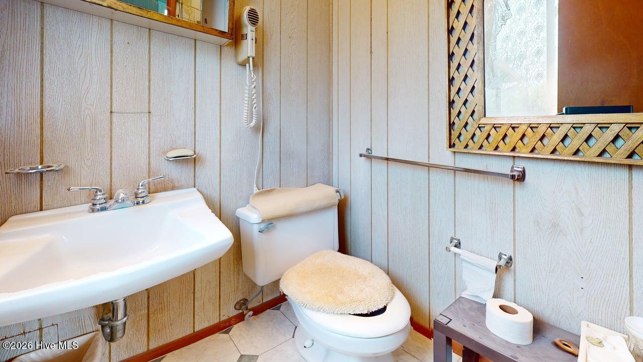 100563737 | Photo 16