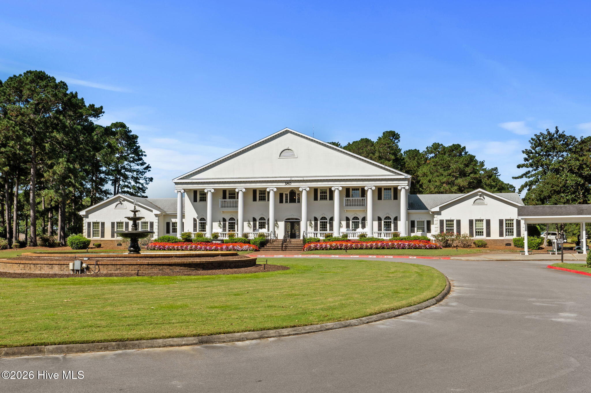 100558882 | Photo 42