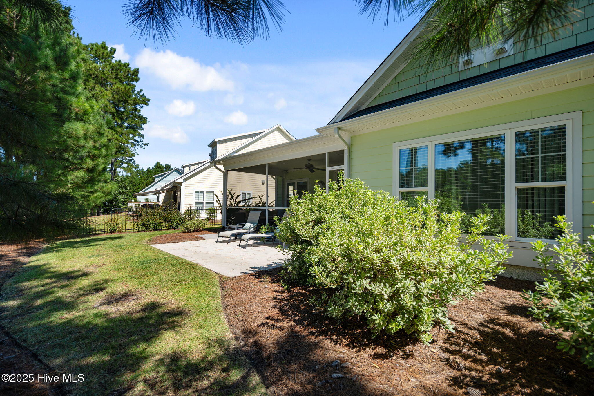 100532627 | Photo 47