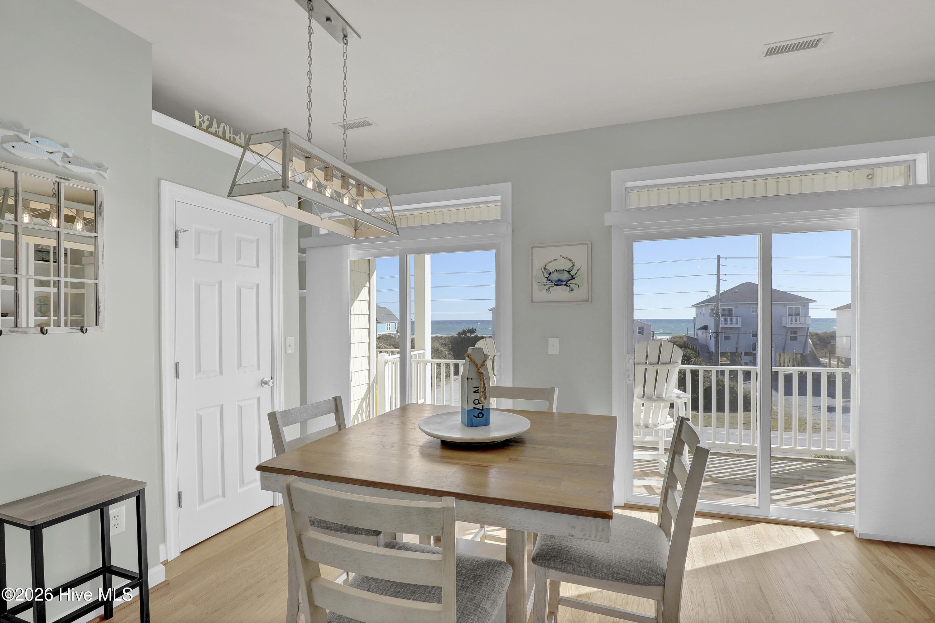 100550278 | Photo 17