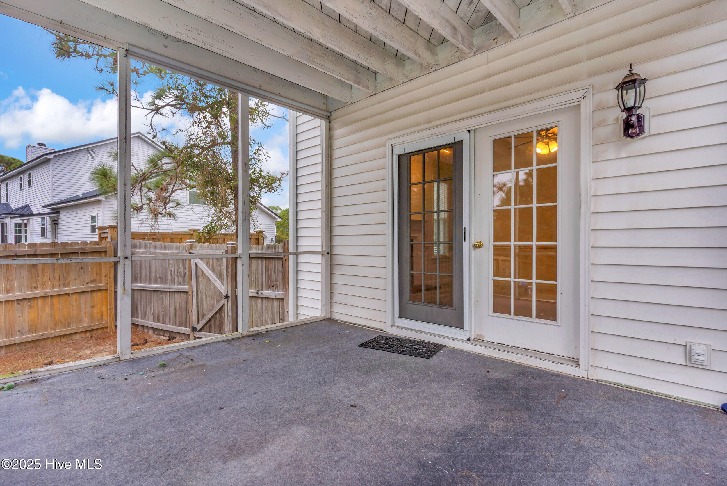 100545048 | Photo 42