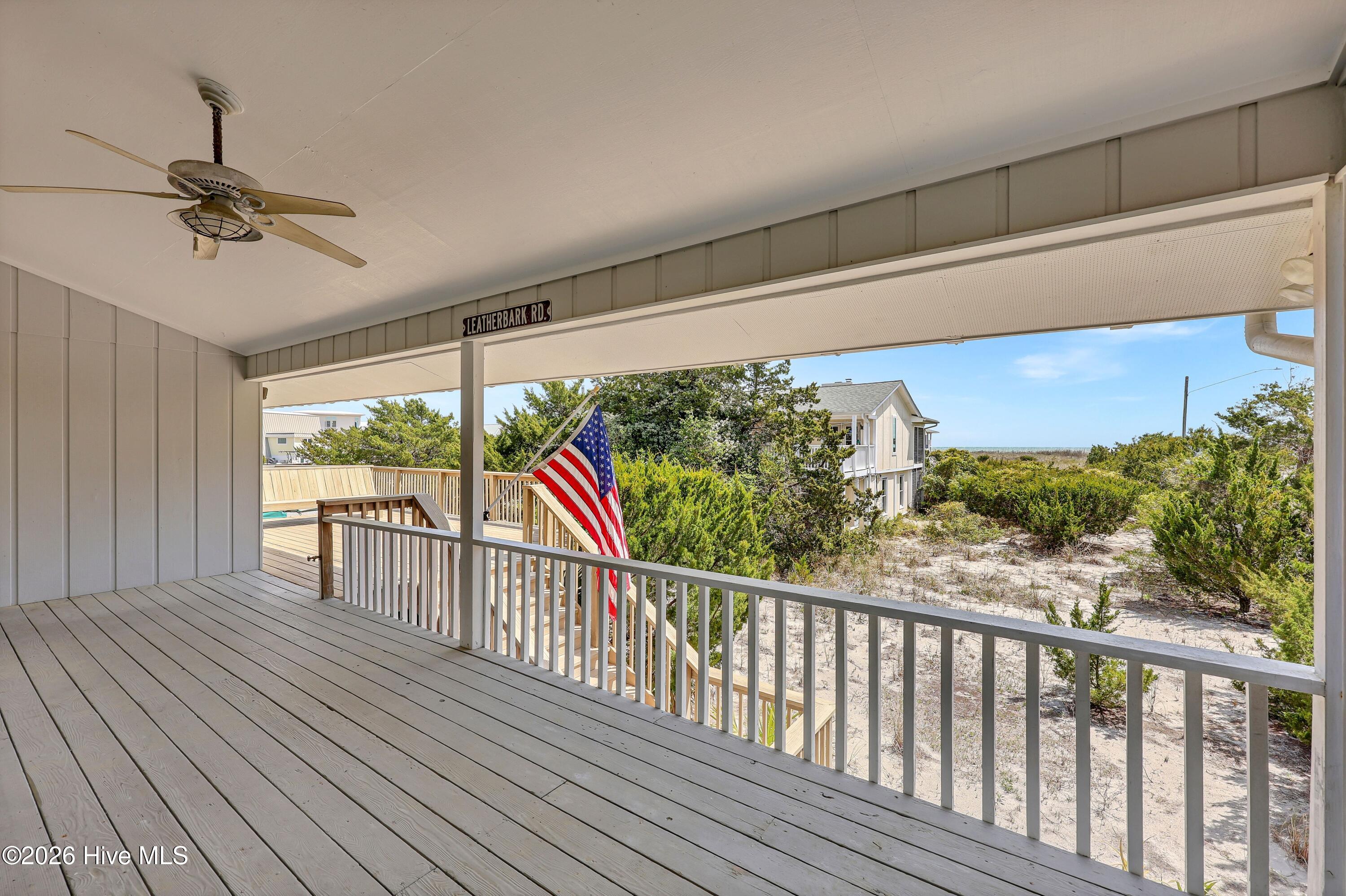 100565989 | Photo 22