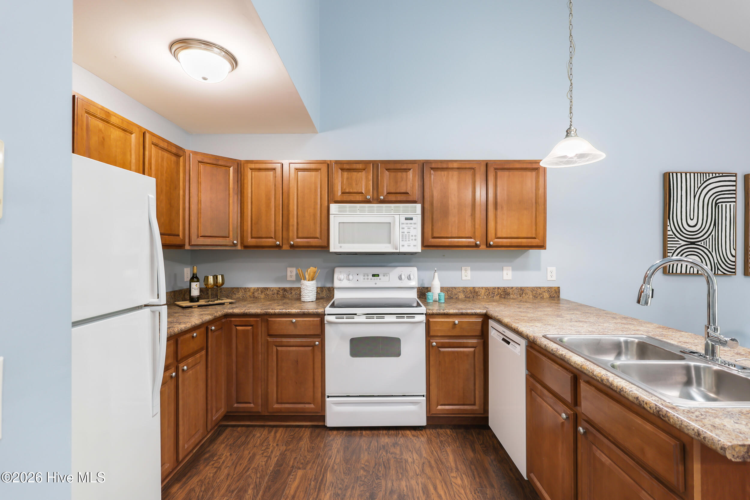 100570550 | Photo 14