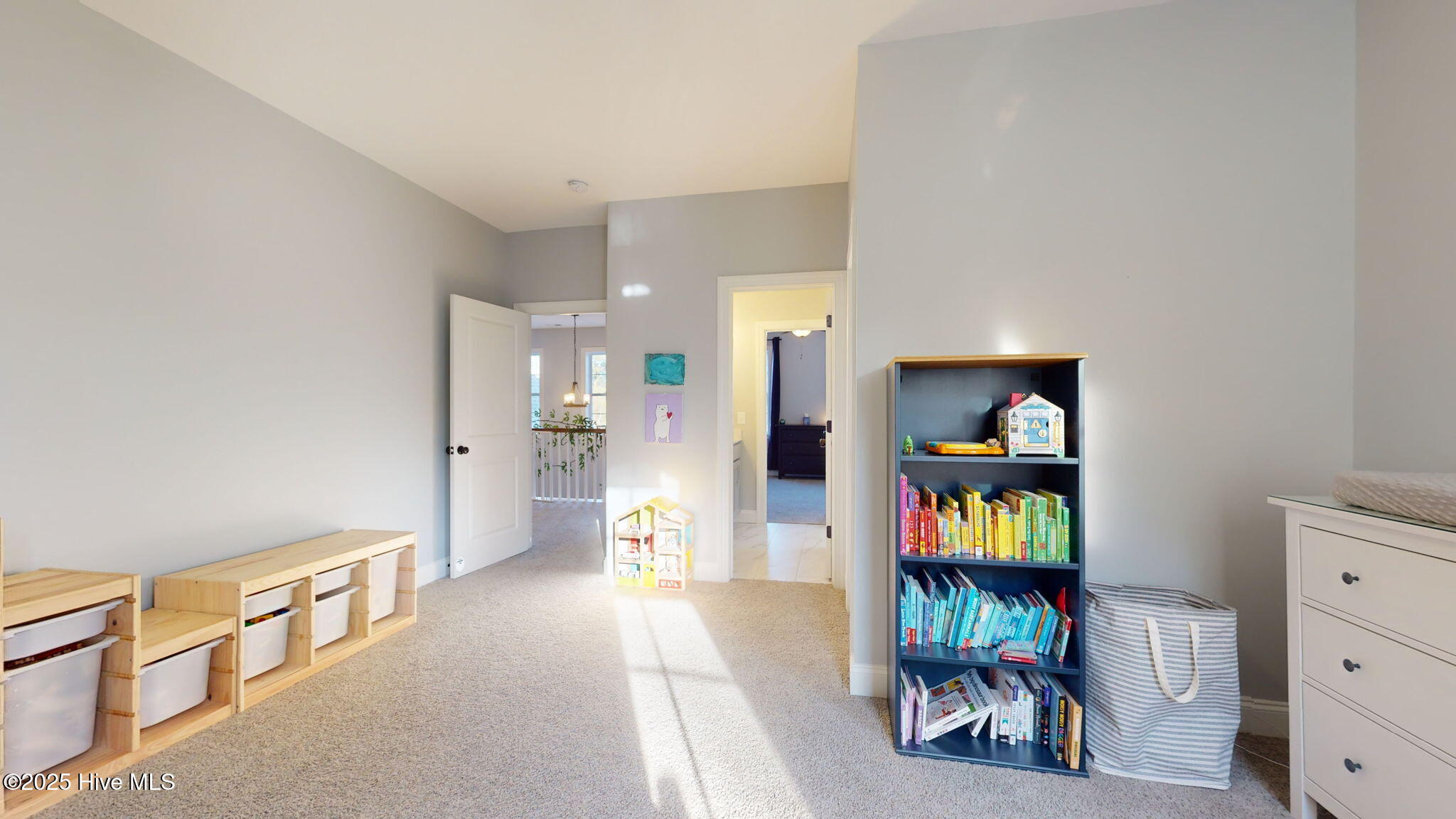 100518593 | Photo 46