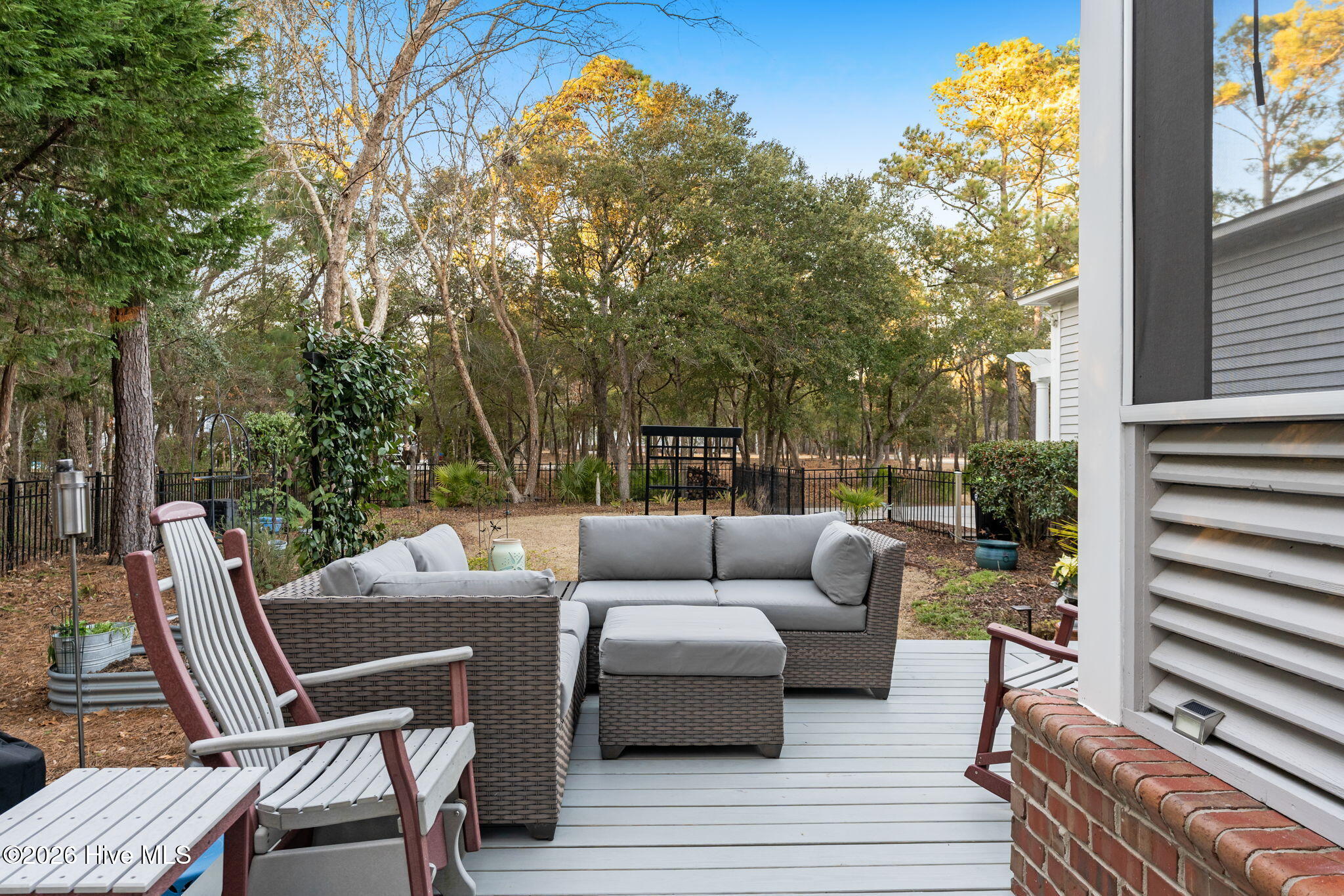 100549864 | Photo 47