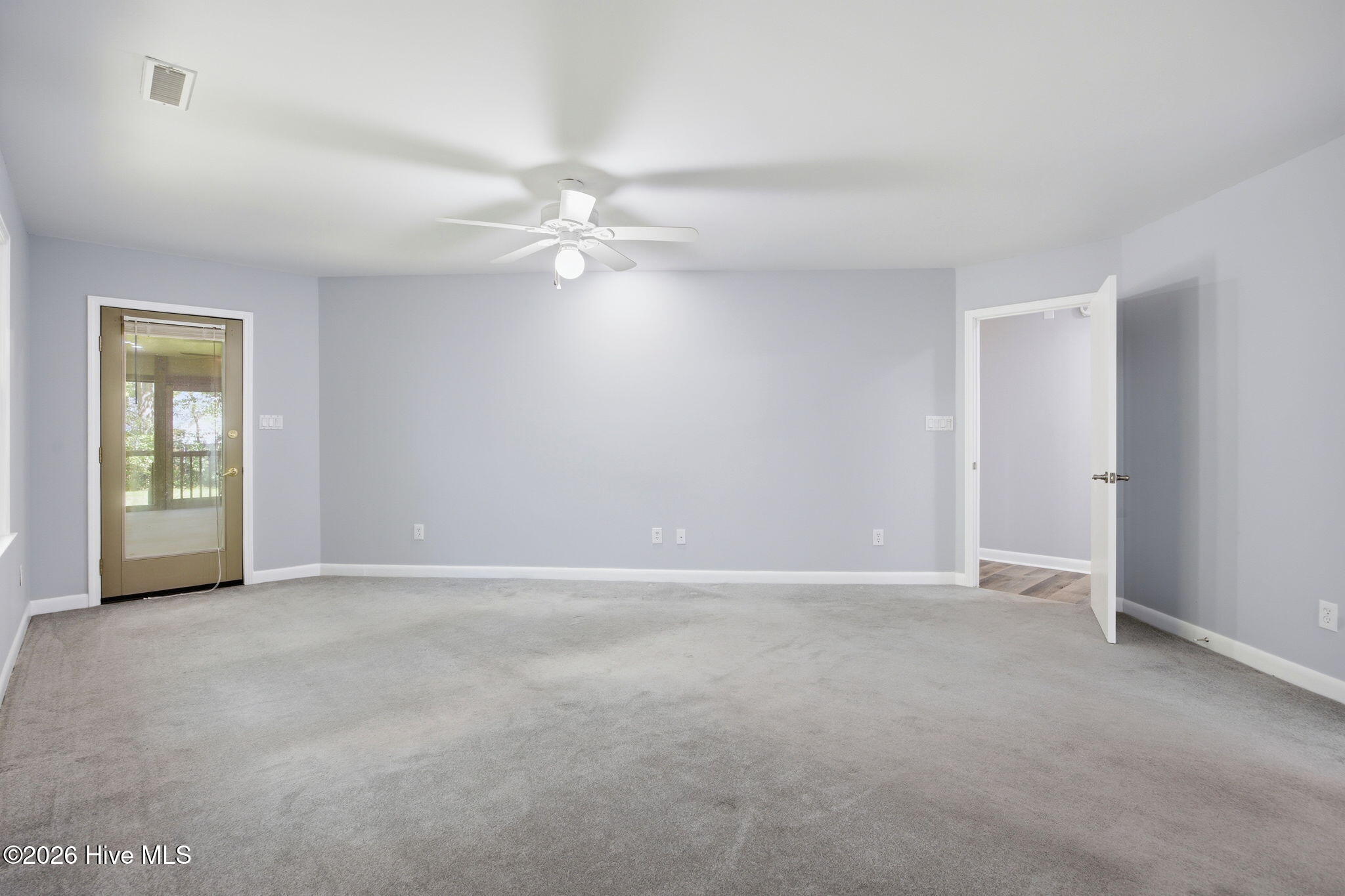 100569469 | Photo 28