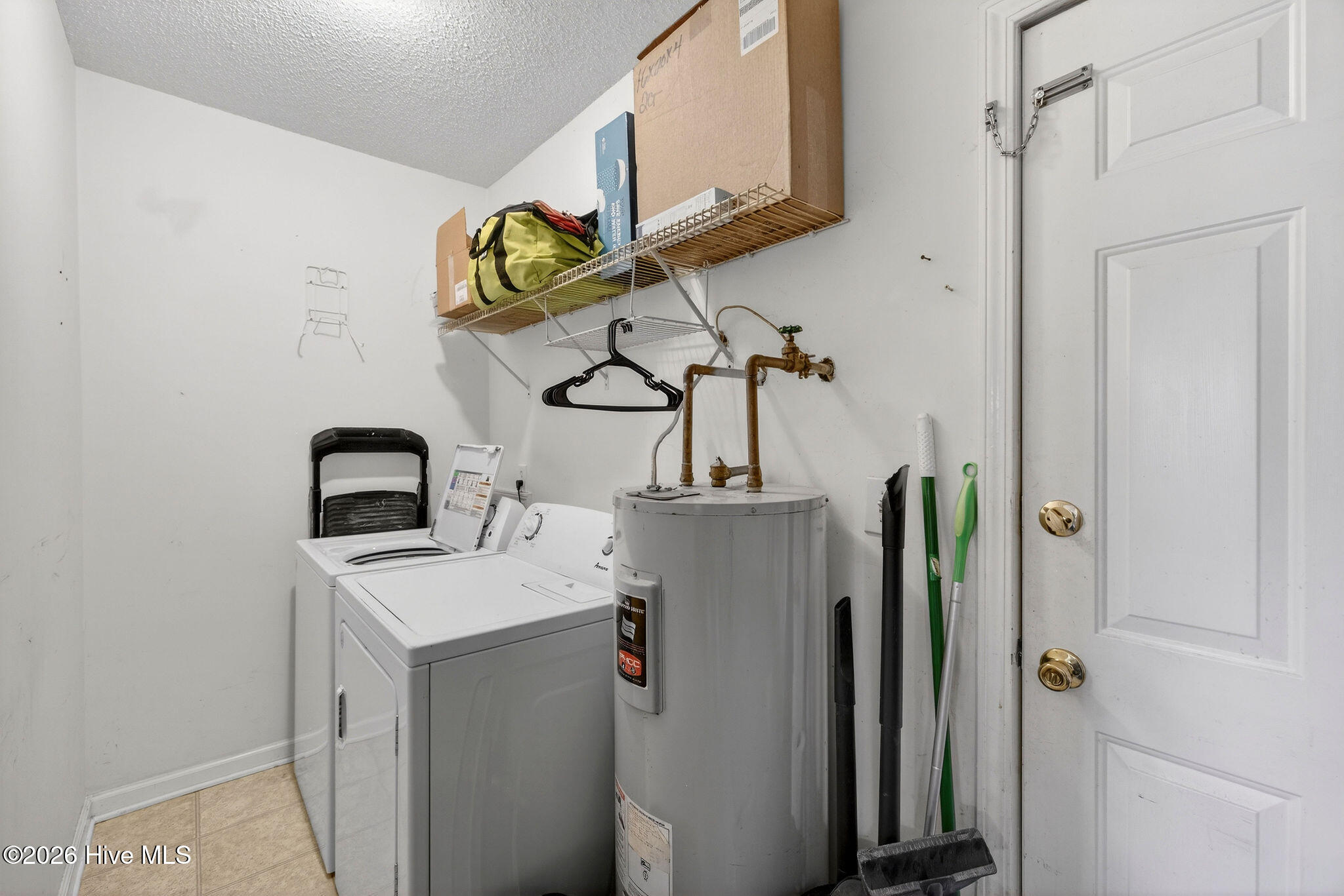 100547847 | Photo 24