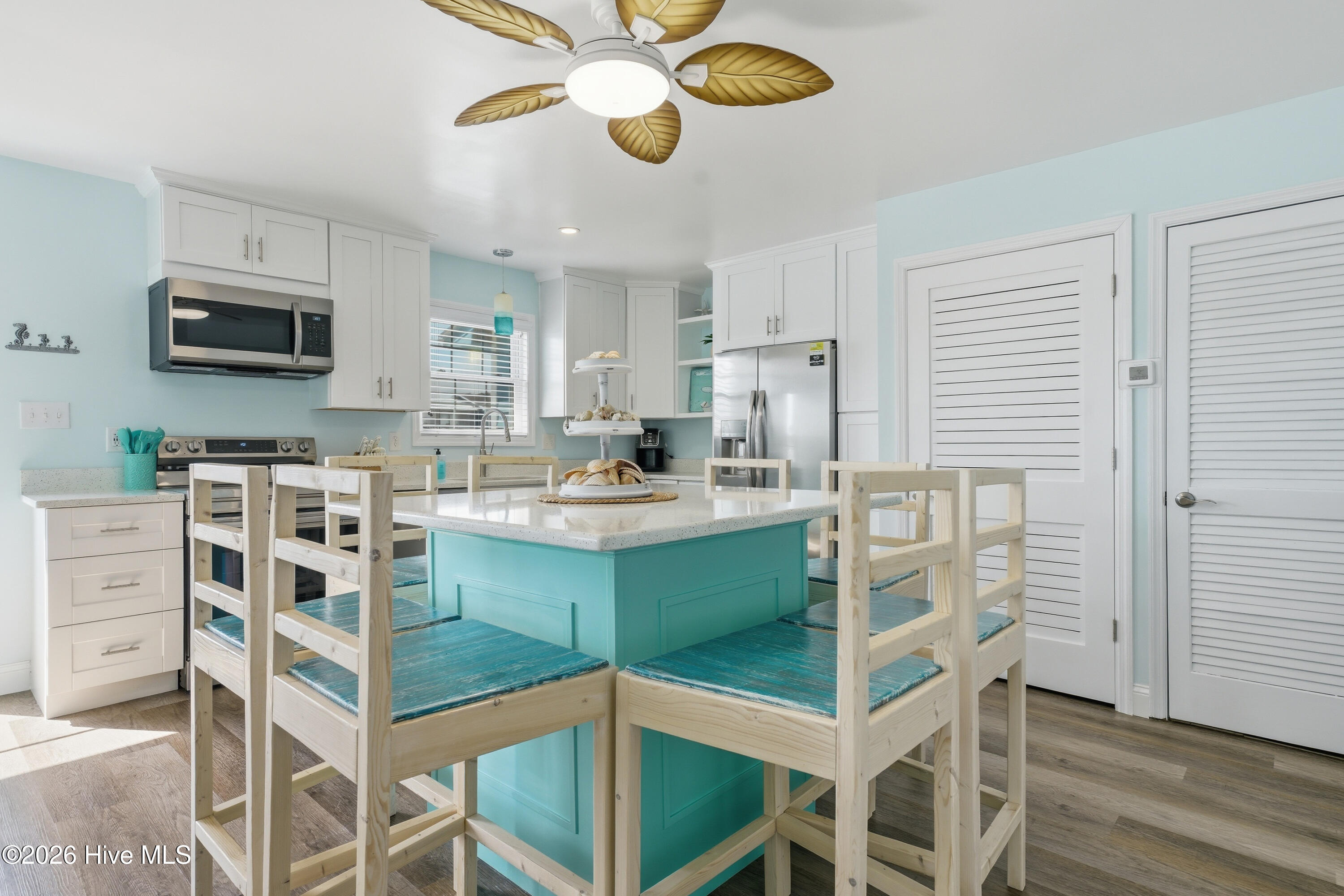 100559140 | Photo 12