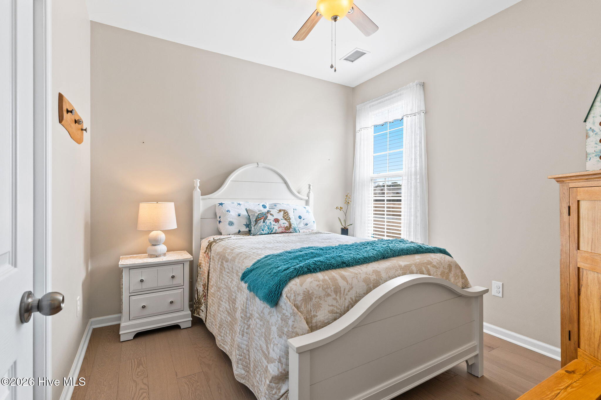 100553647 | Photo 32