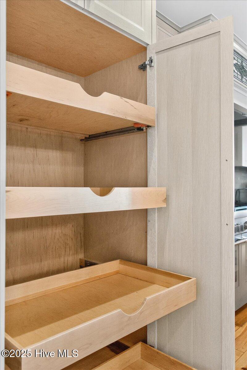 100540926 | Photo 71