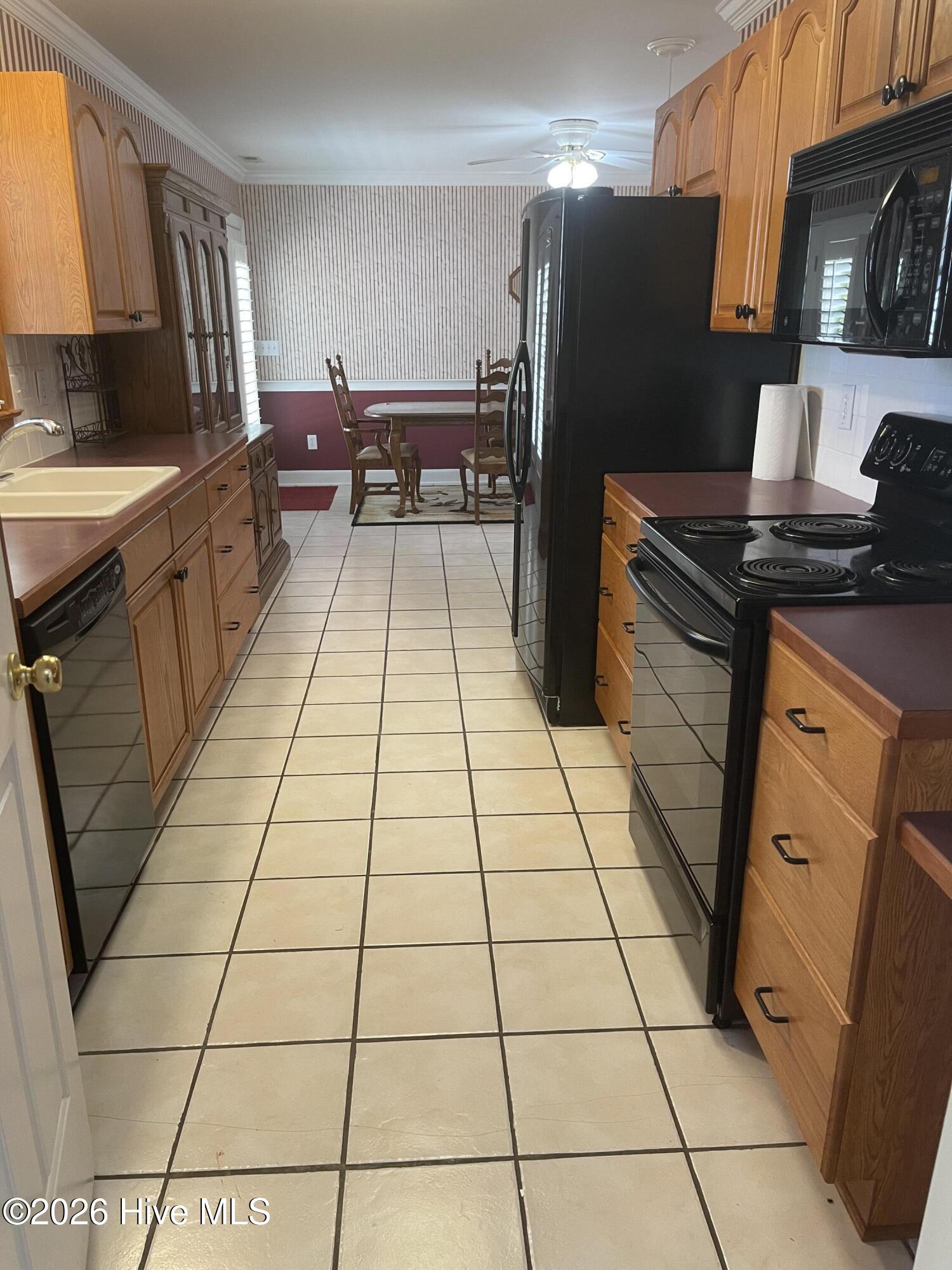 100567573 | Photo 13