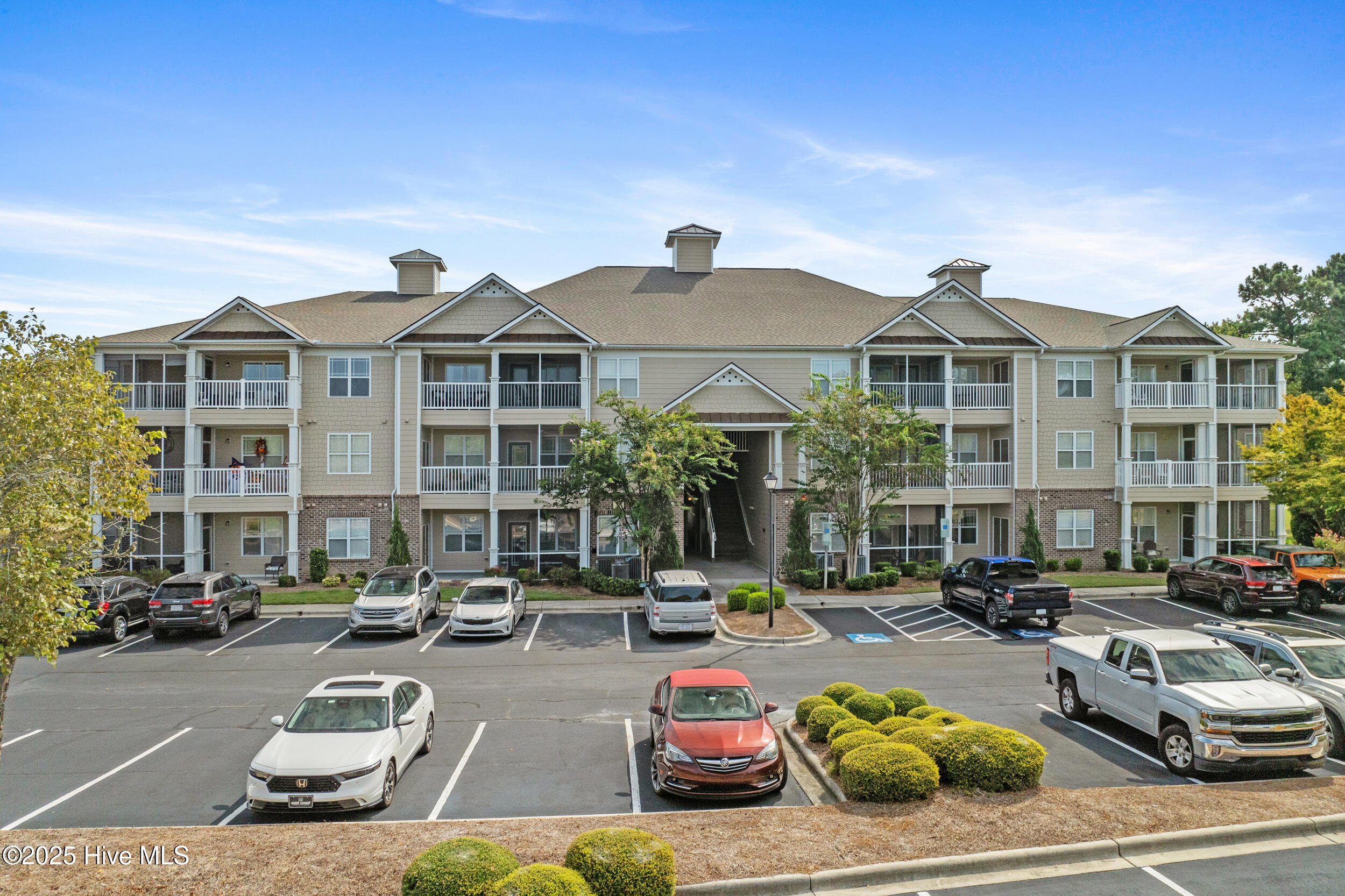 100531411 | Photo 53