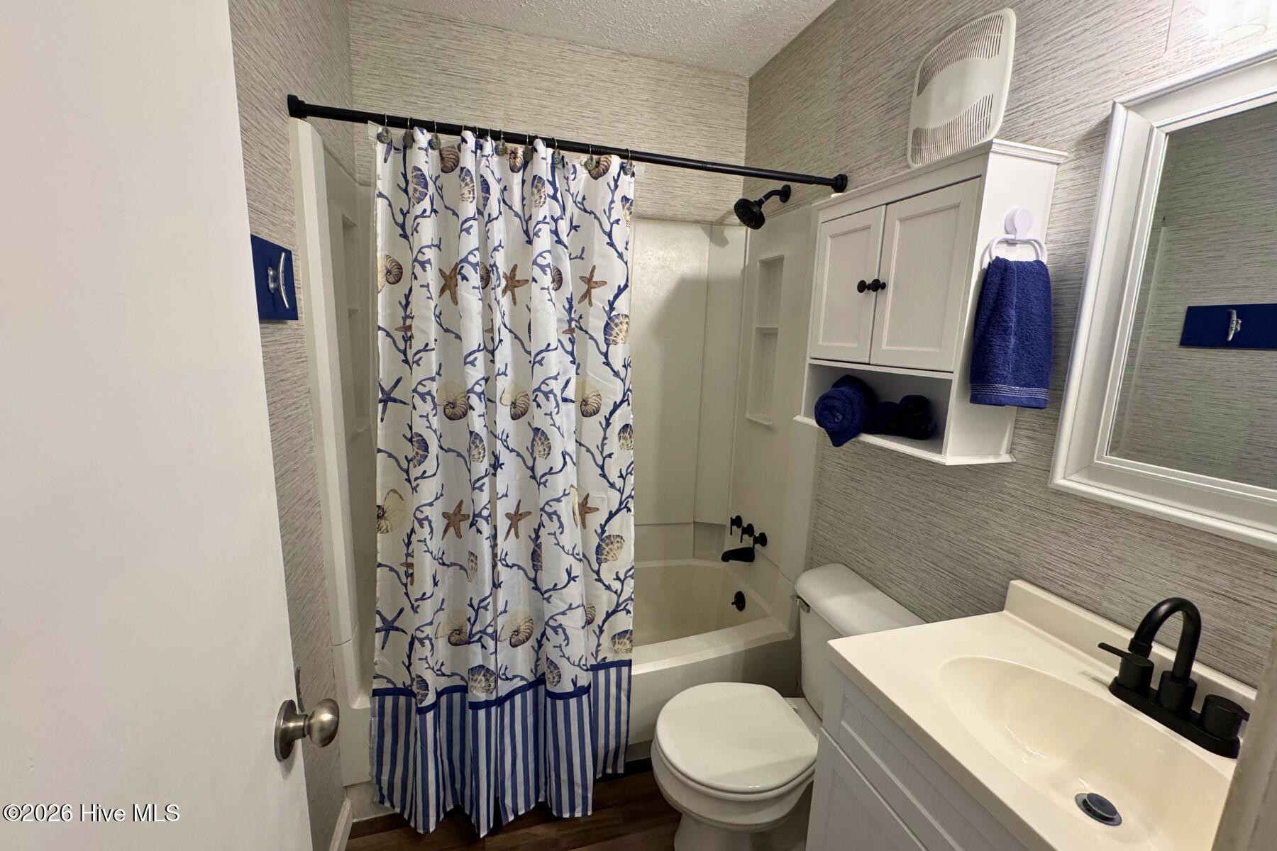 Homes for sale in Elizabethtown, NC | 215 Lake Pl Condo Dr #215, Elizabethtown, NC 28337 | MLS# 100558574