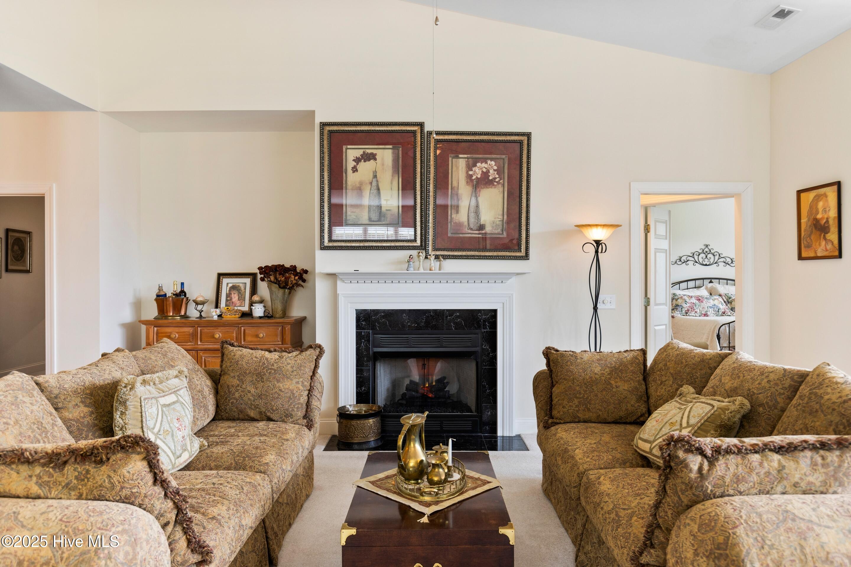 100527165 | Photo 10