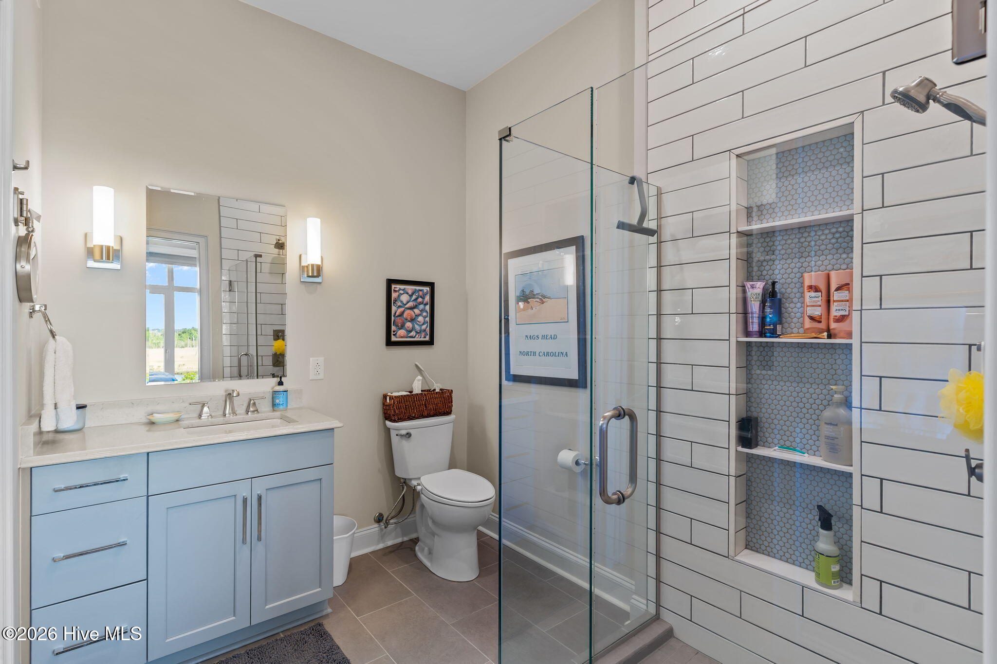 100565283 | Photo 25