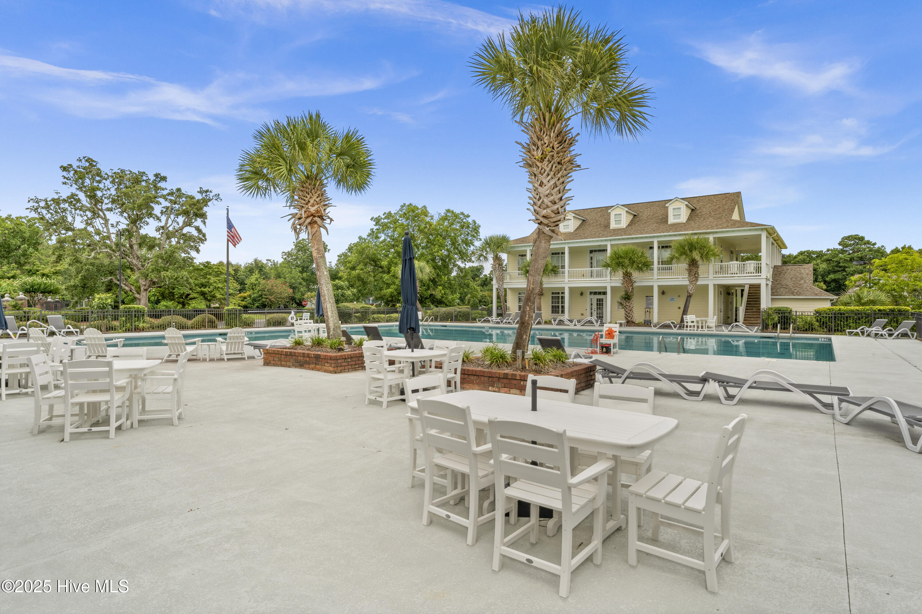 100527396 | Photo 14