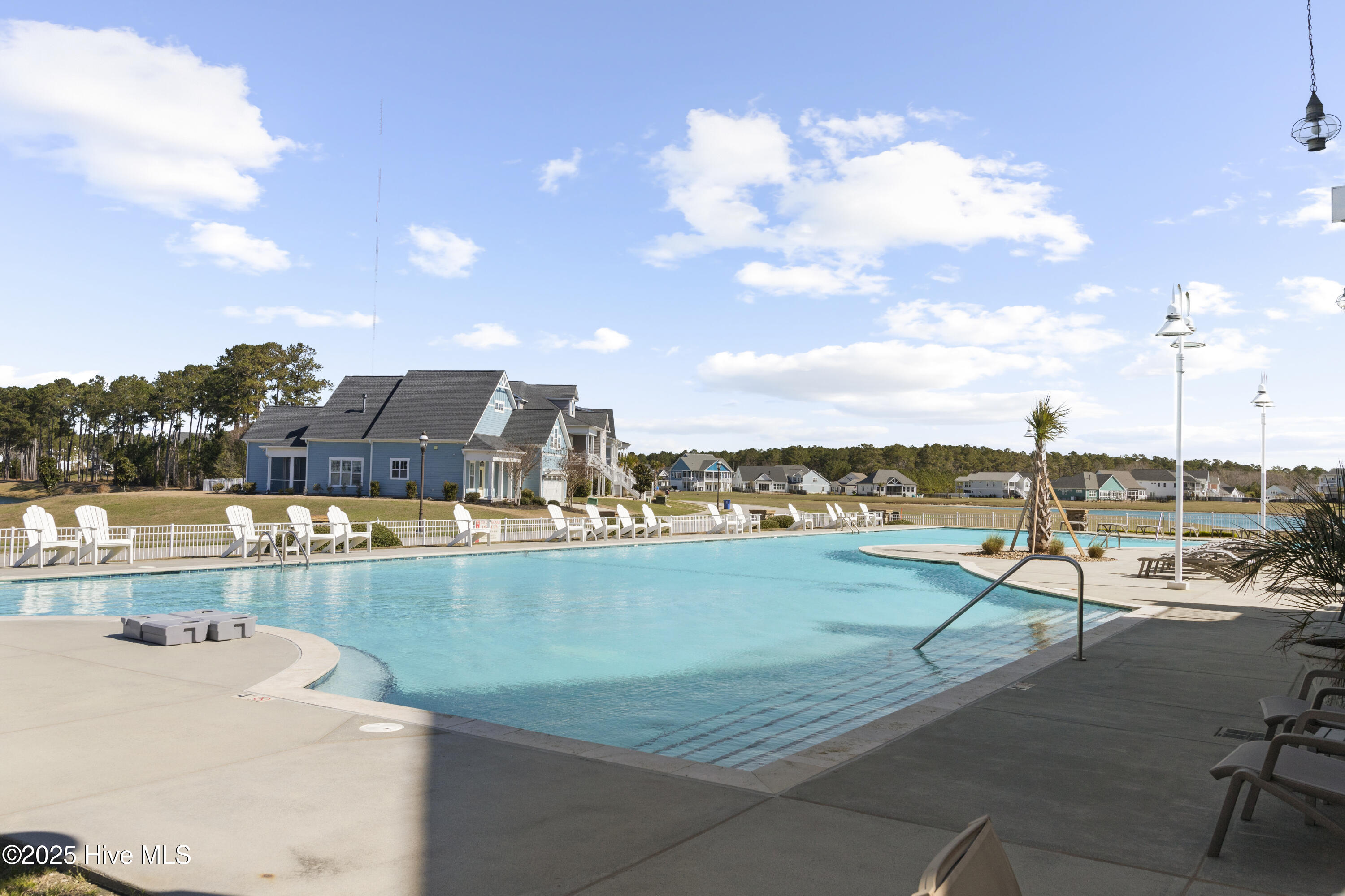 100519801 | Photo 17