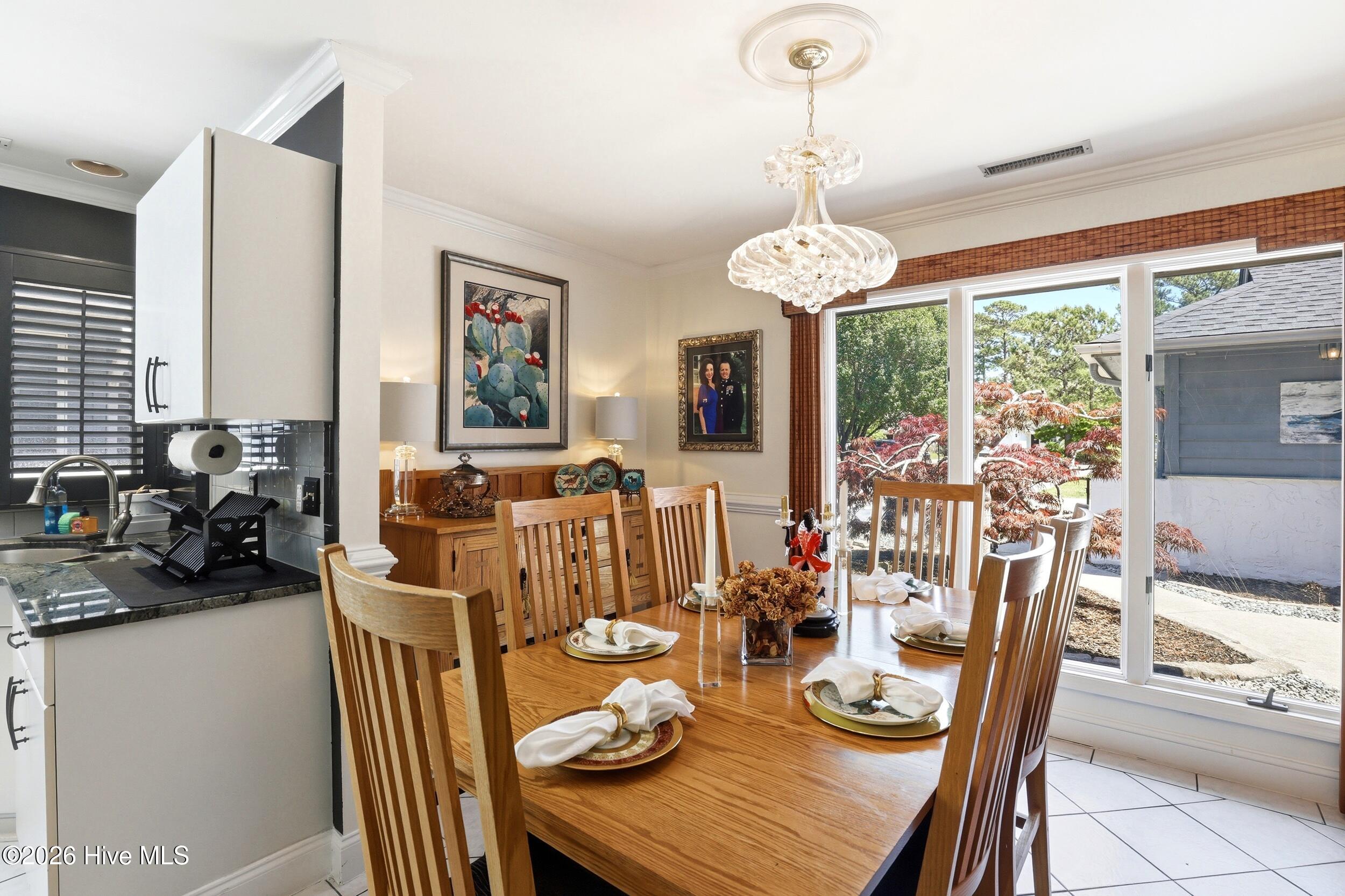 100569802 | Photo 18