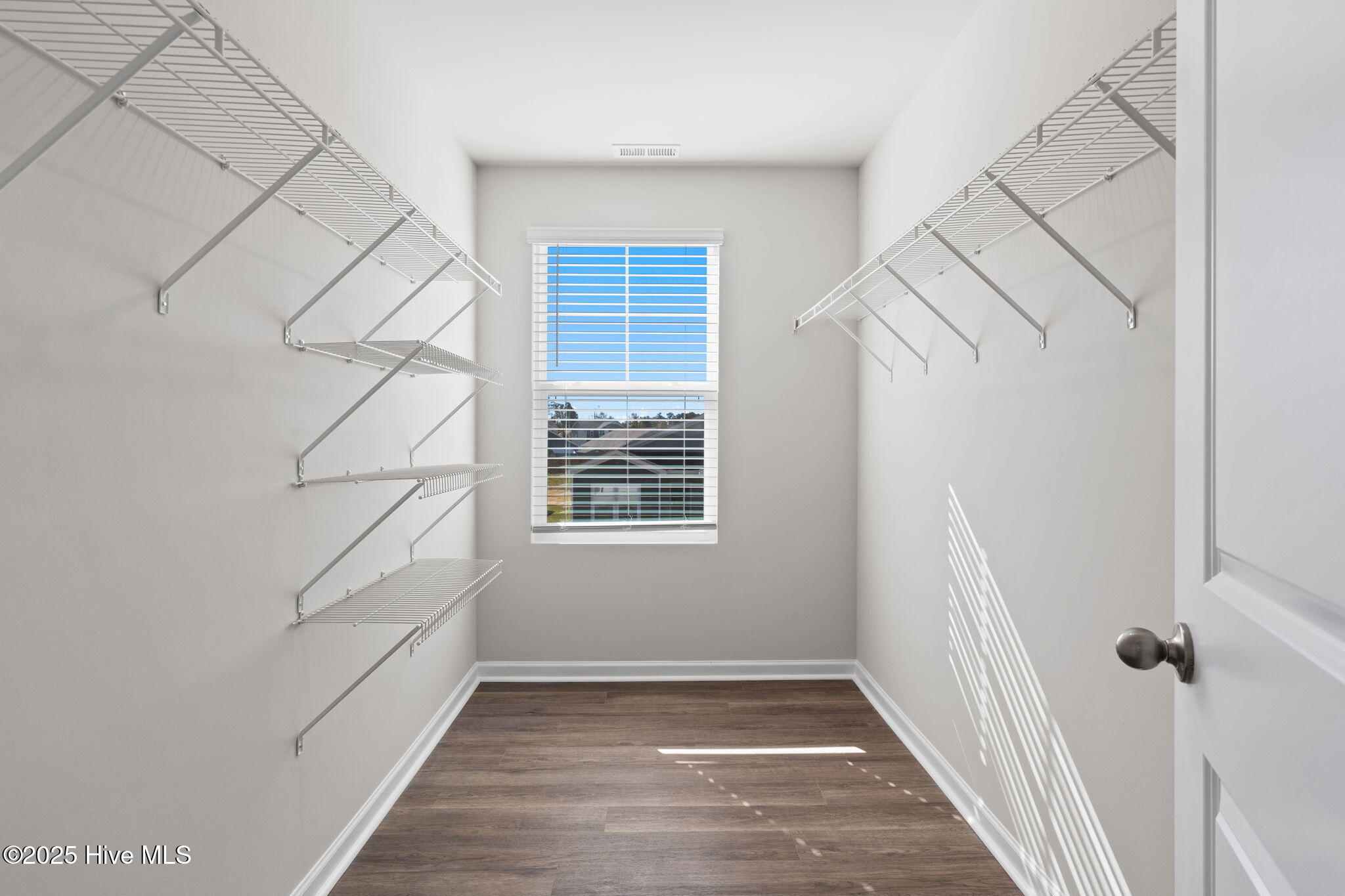 100546731 | Photo 22